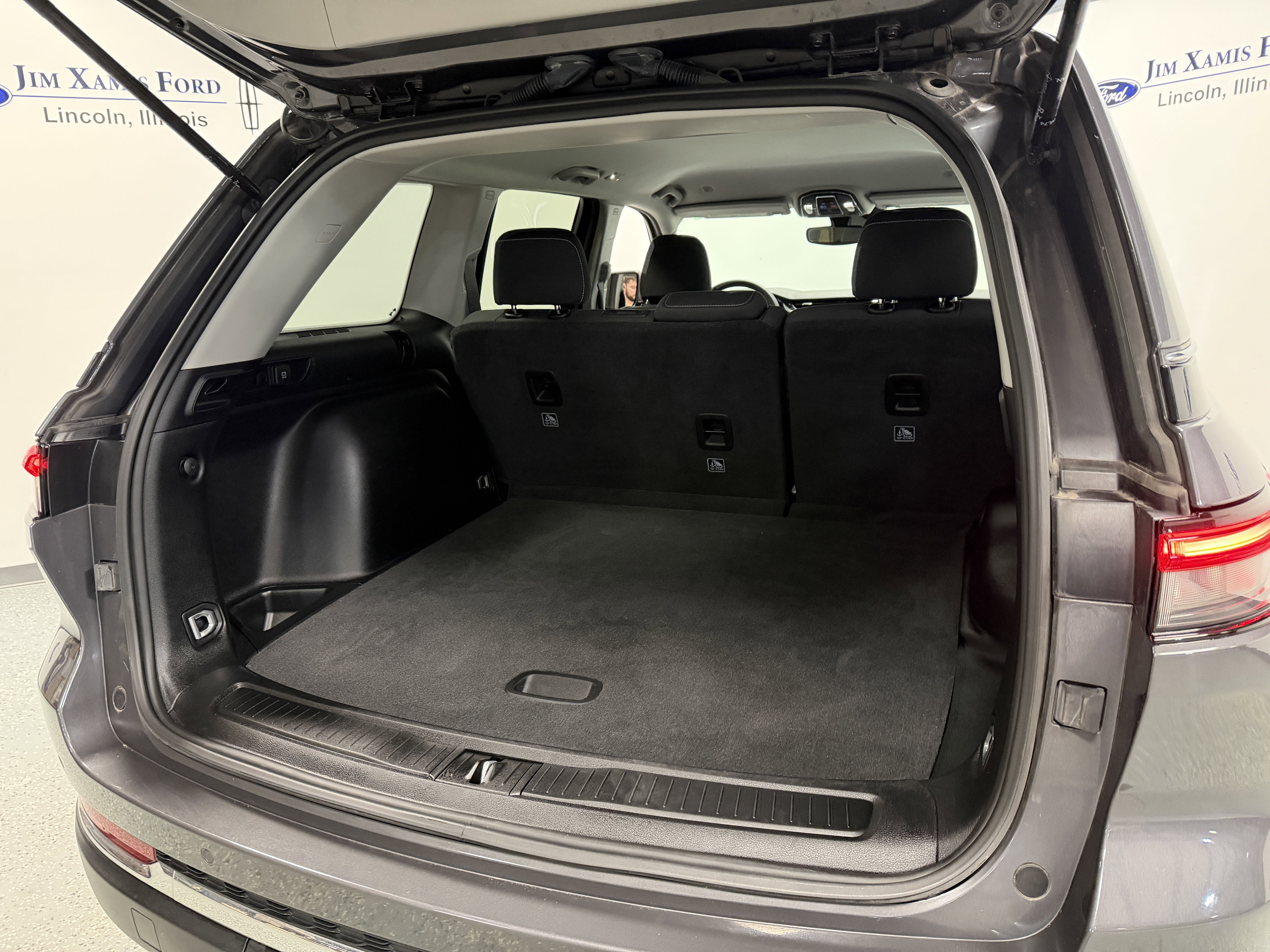 2023 Jeep Grand Cherokee Laredo