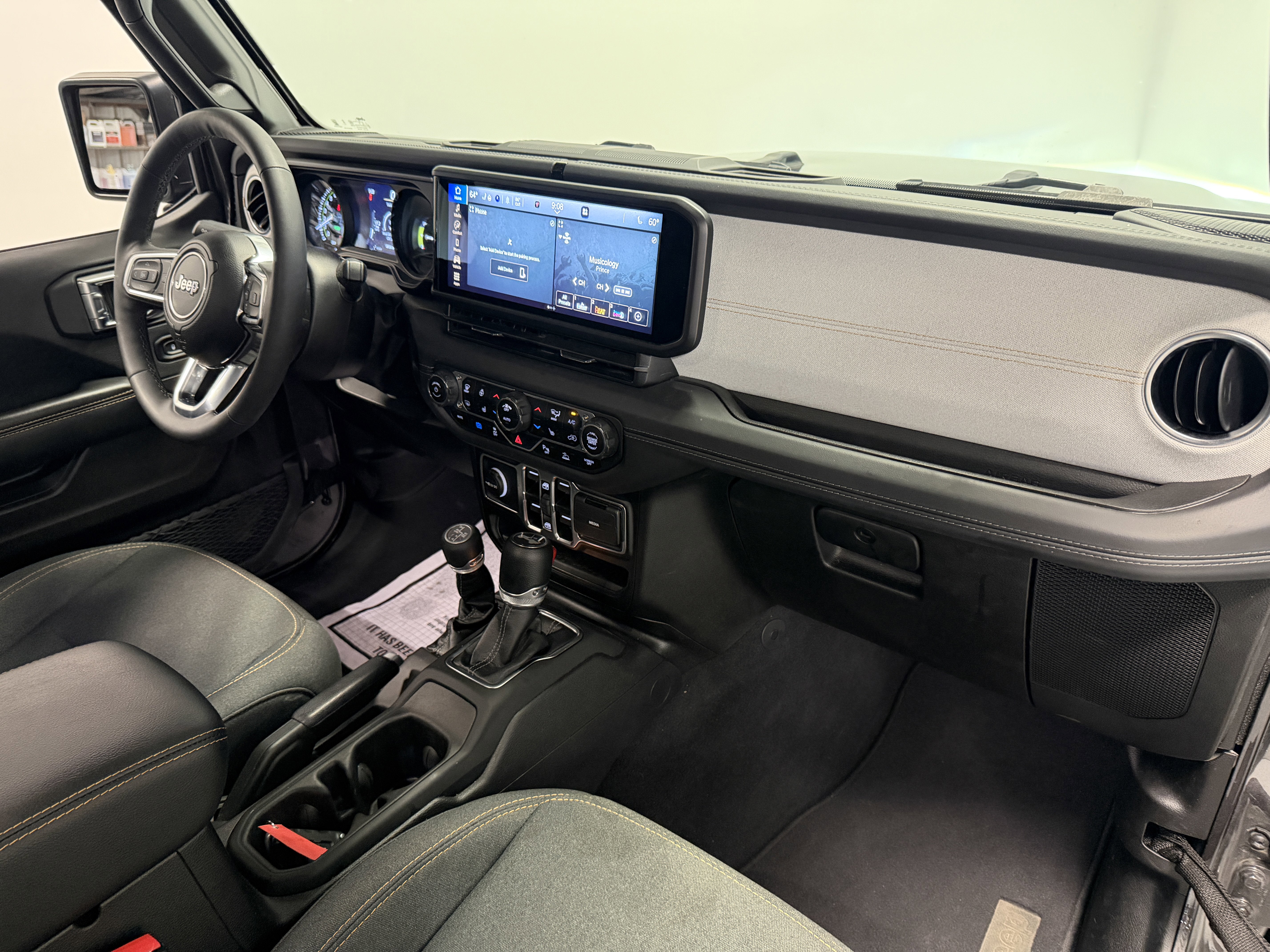 2025 Jeep Wrangler 4xe Sahara