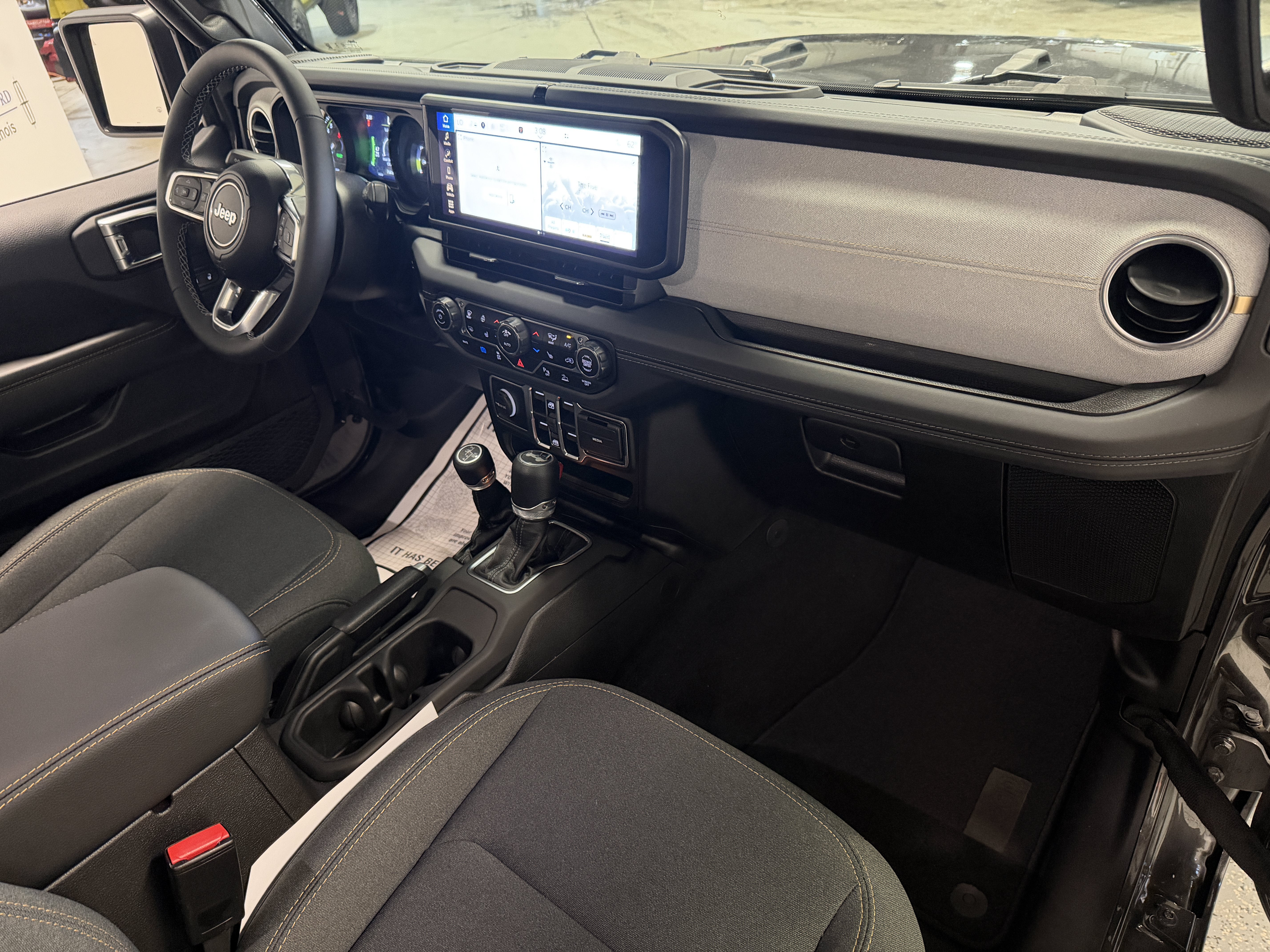 2025 Jeep Wrangler 4xe Sahara