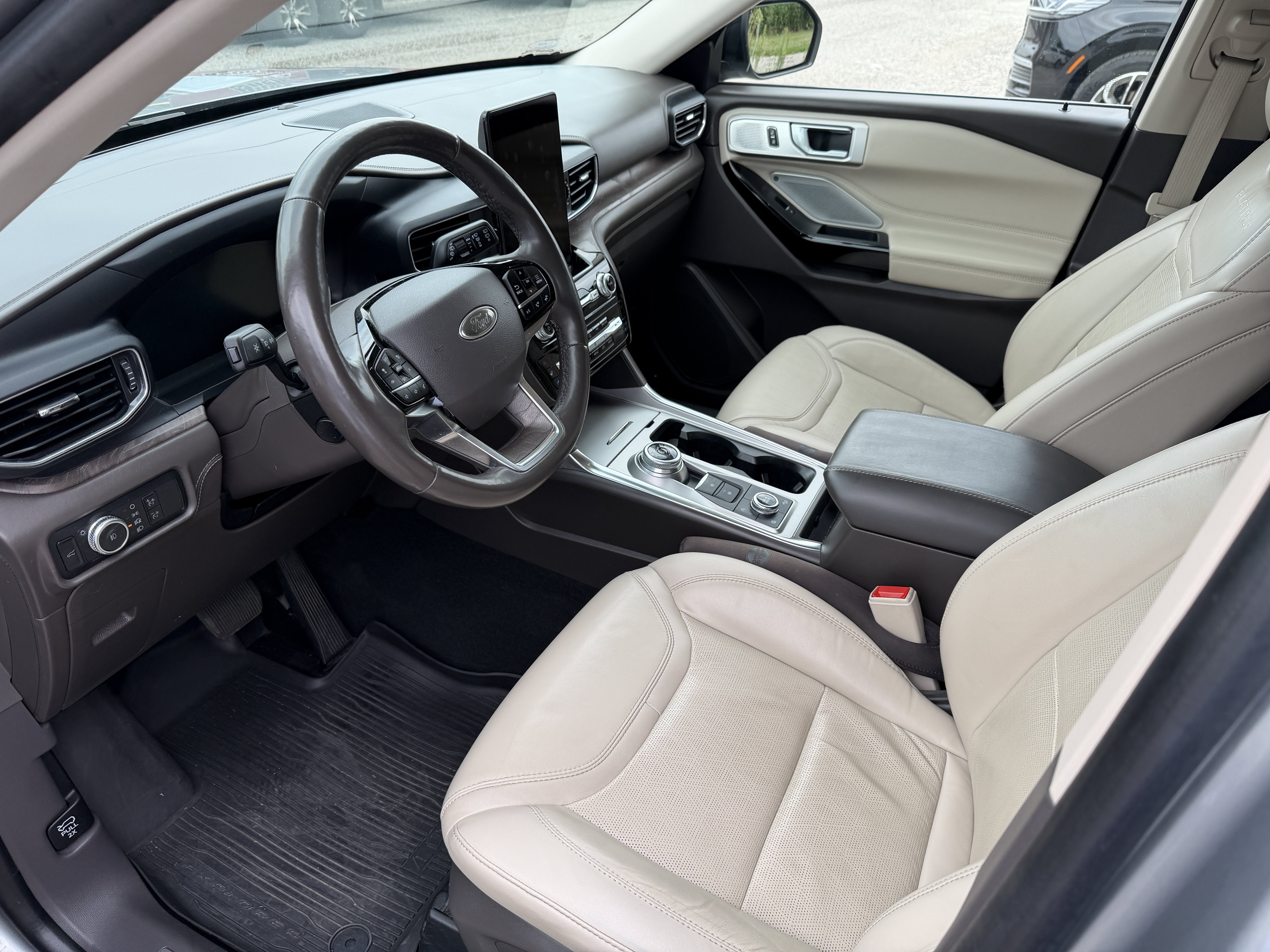 2022 Ford Explorer Platinum