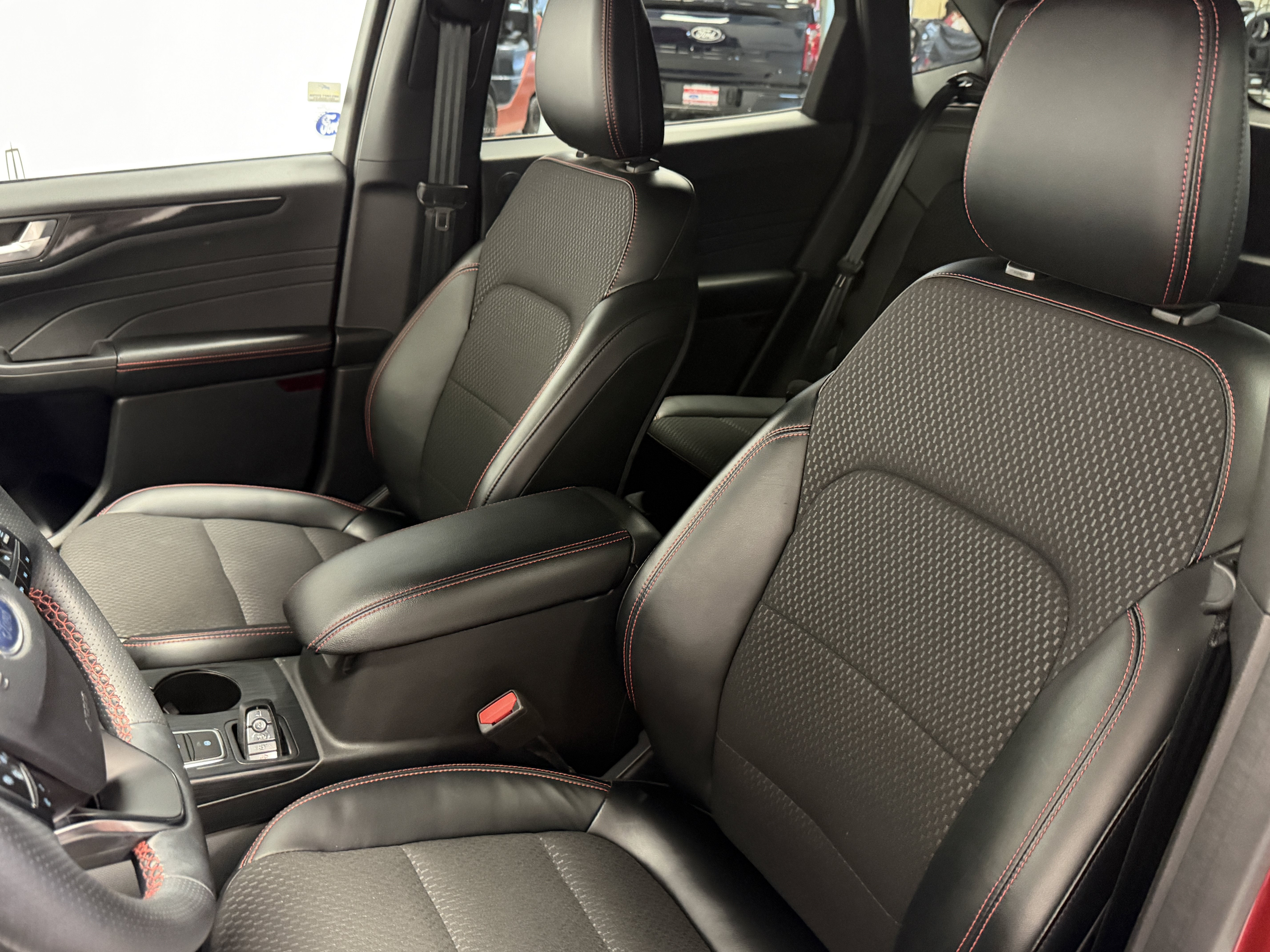 2024 Ford Escape ST-Line Select