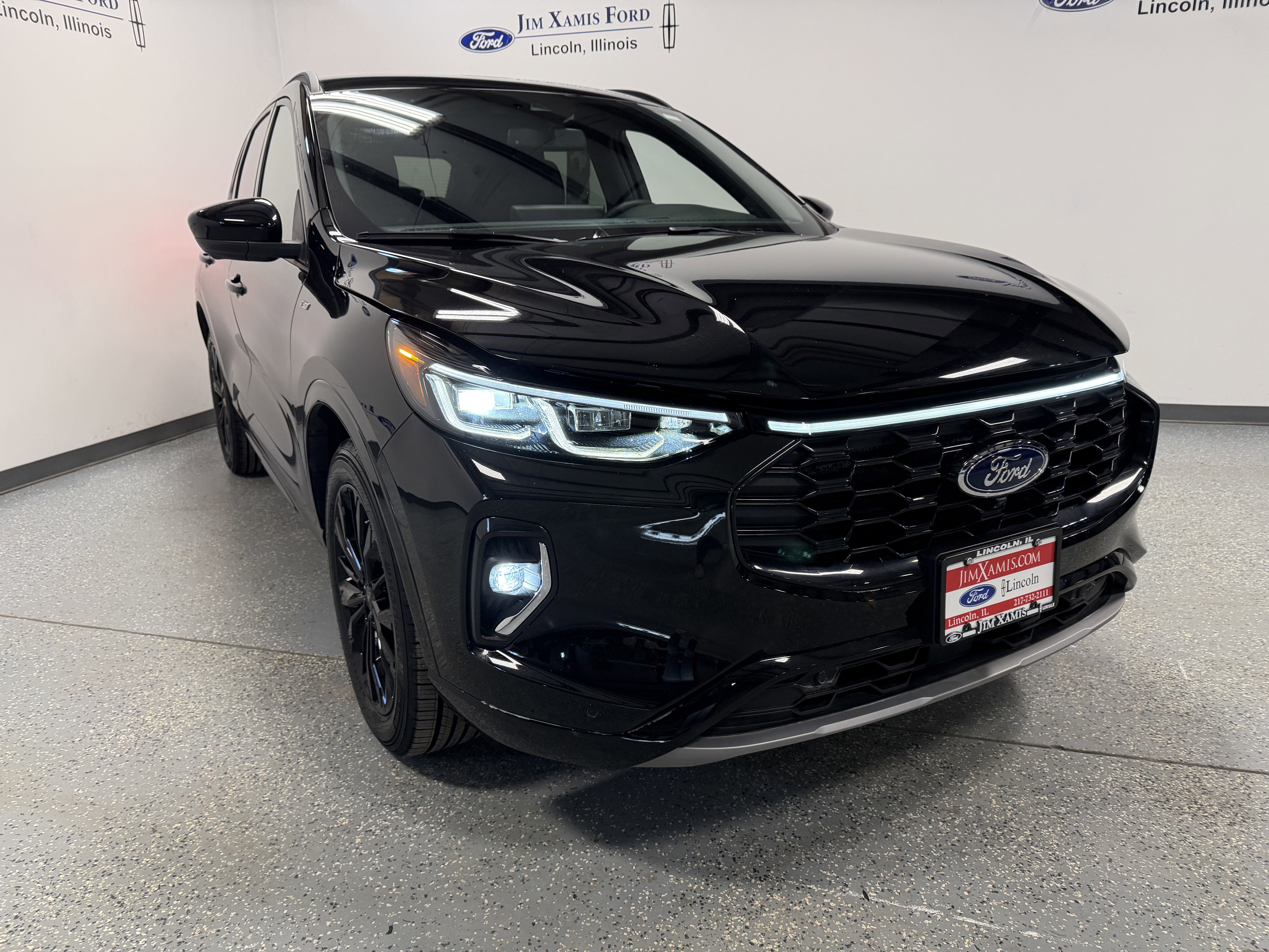 2023 Ford Escape ST-Line Elite