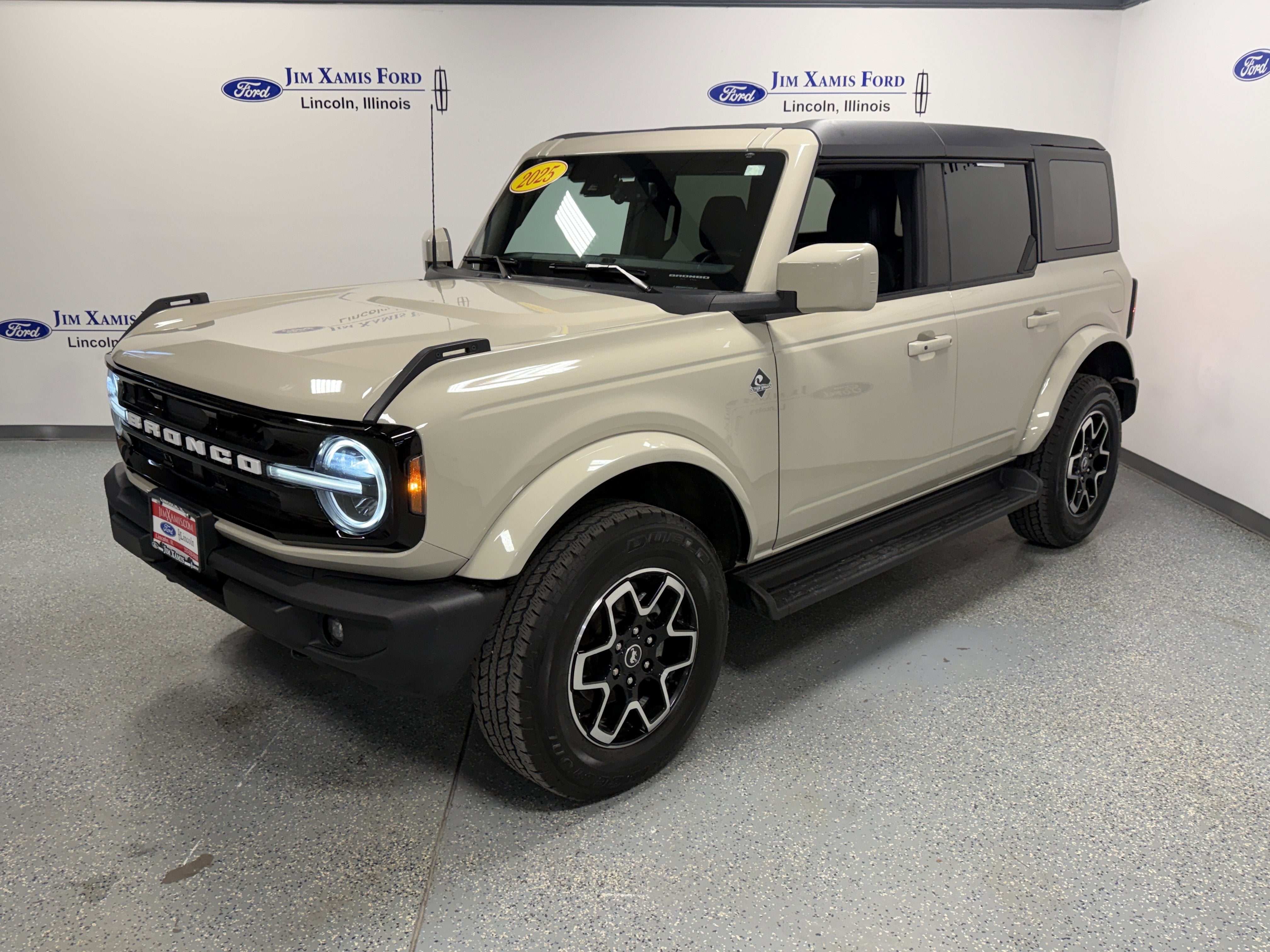 2025 Ford Bronco Outer Banks