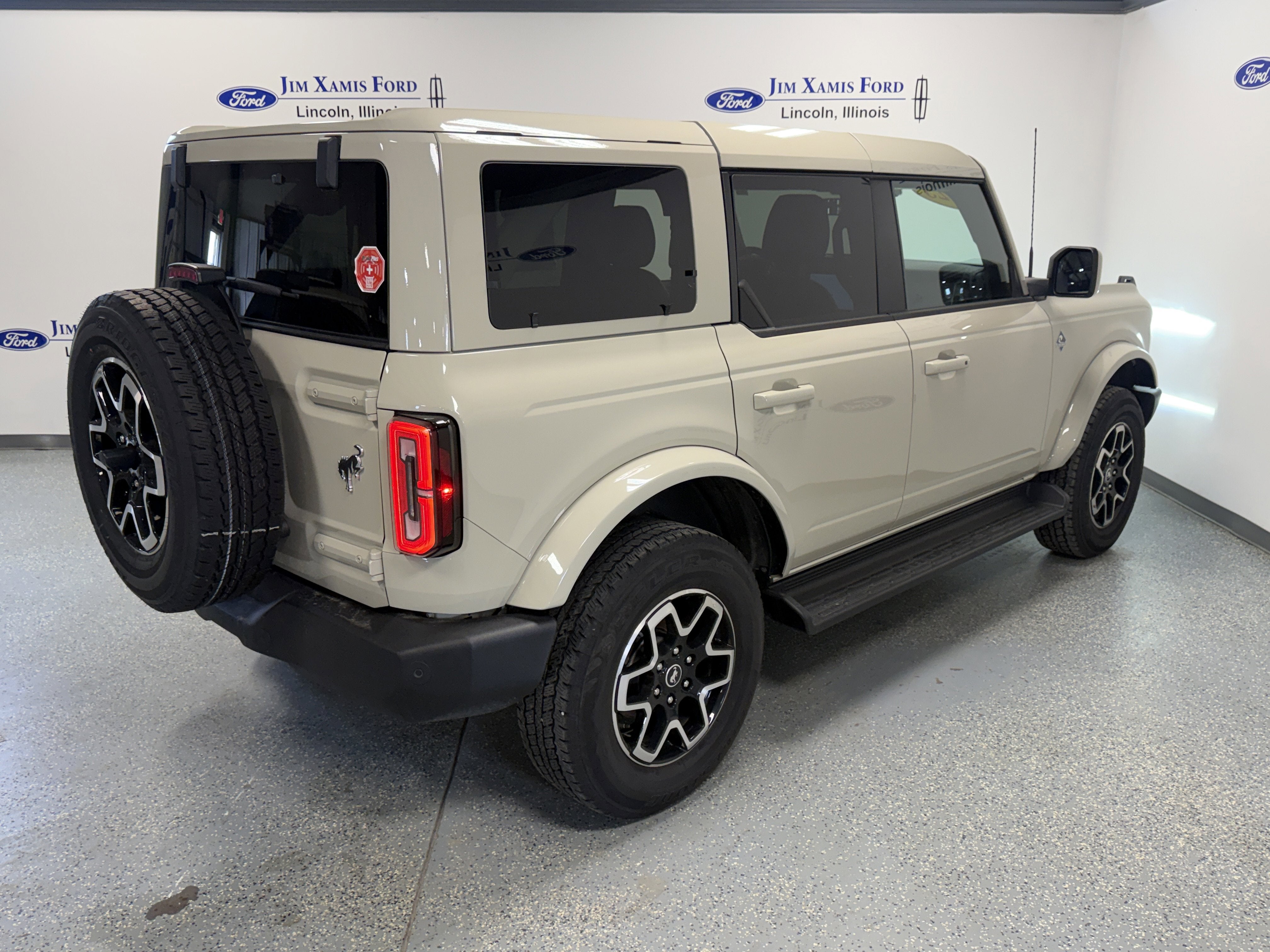 2025 Ford Bronco Outer Banks