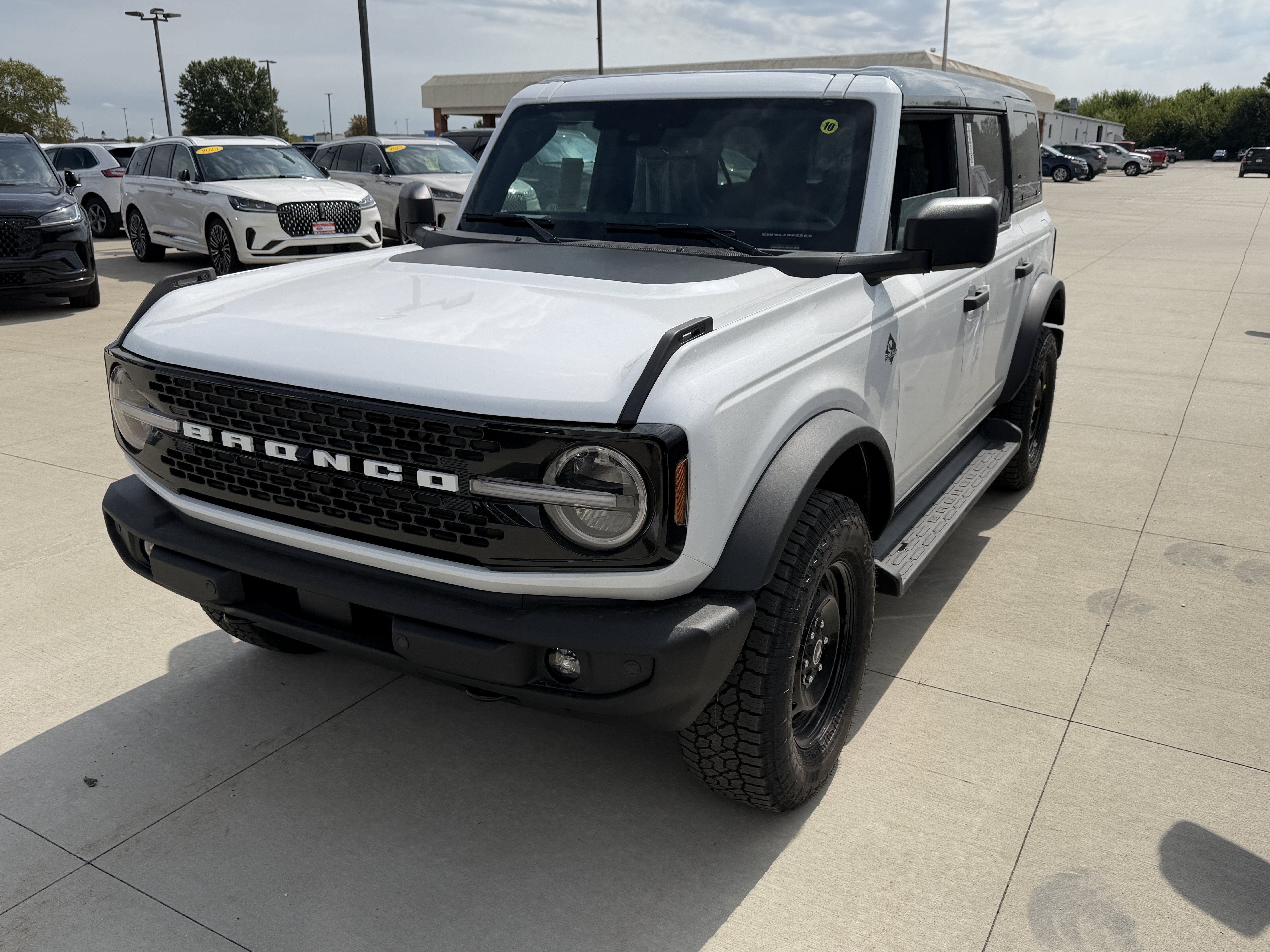 2026 Ford Bronco Outer Banks