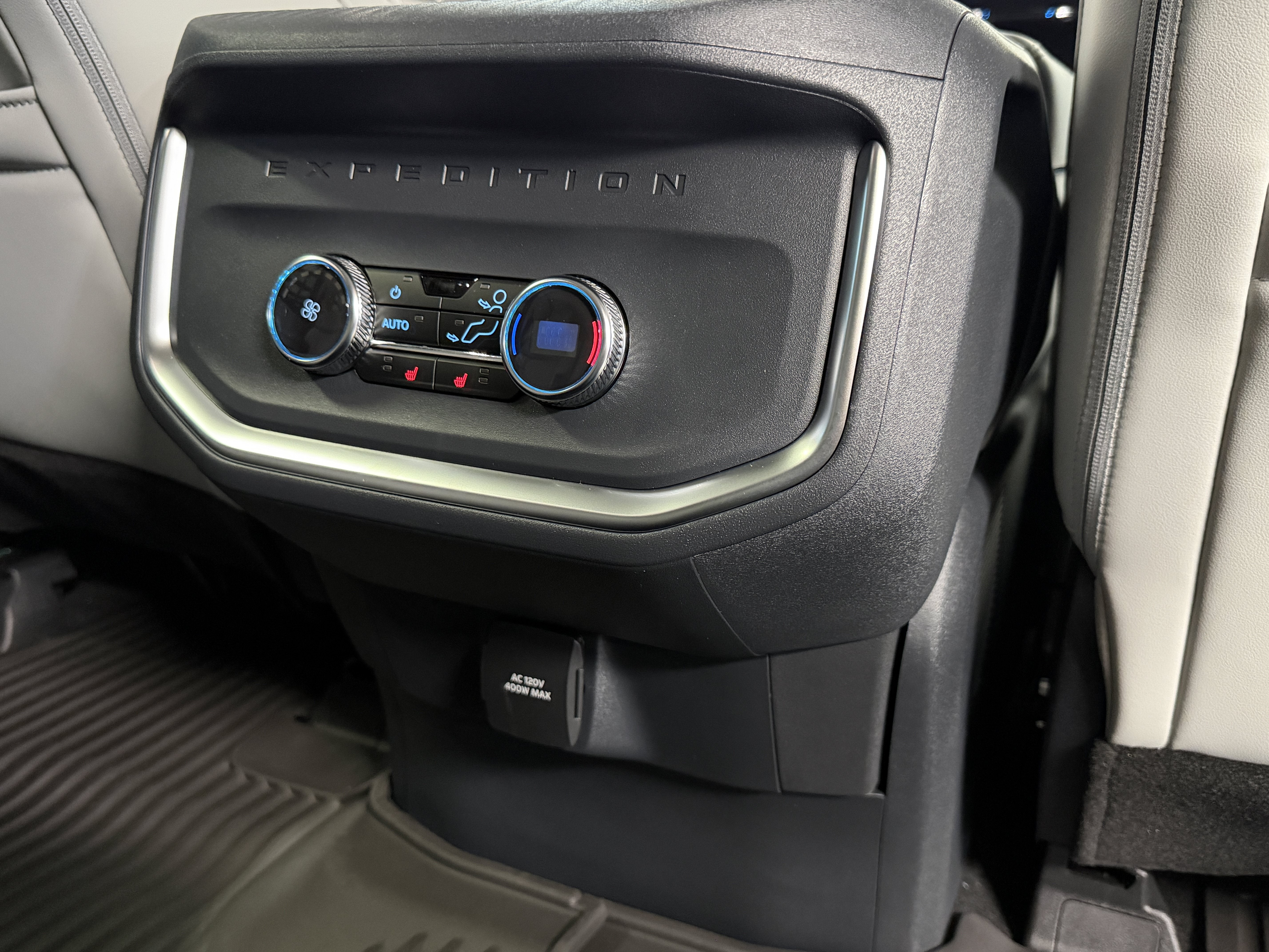 2027 Ford Expedition Platinum