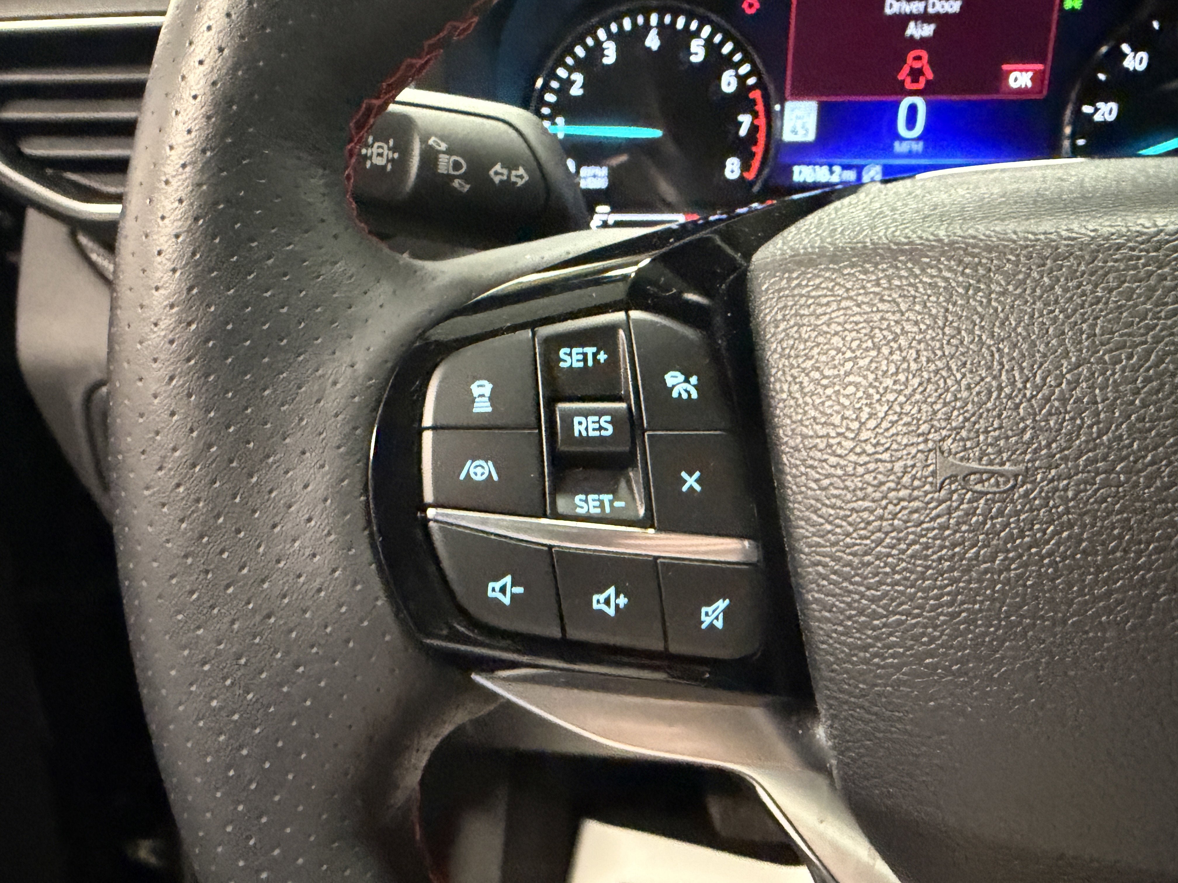 2024 Ford Explorer ST-Line