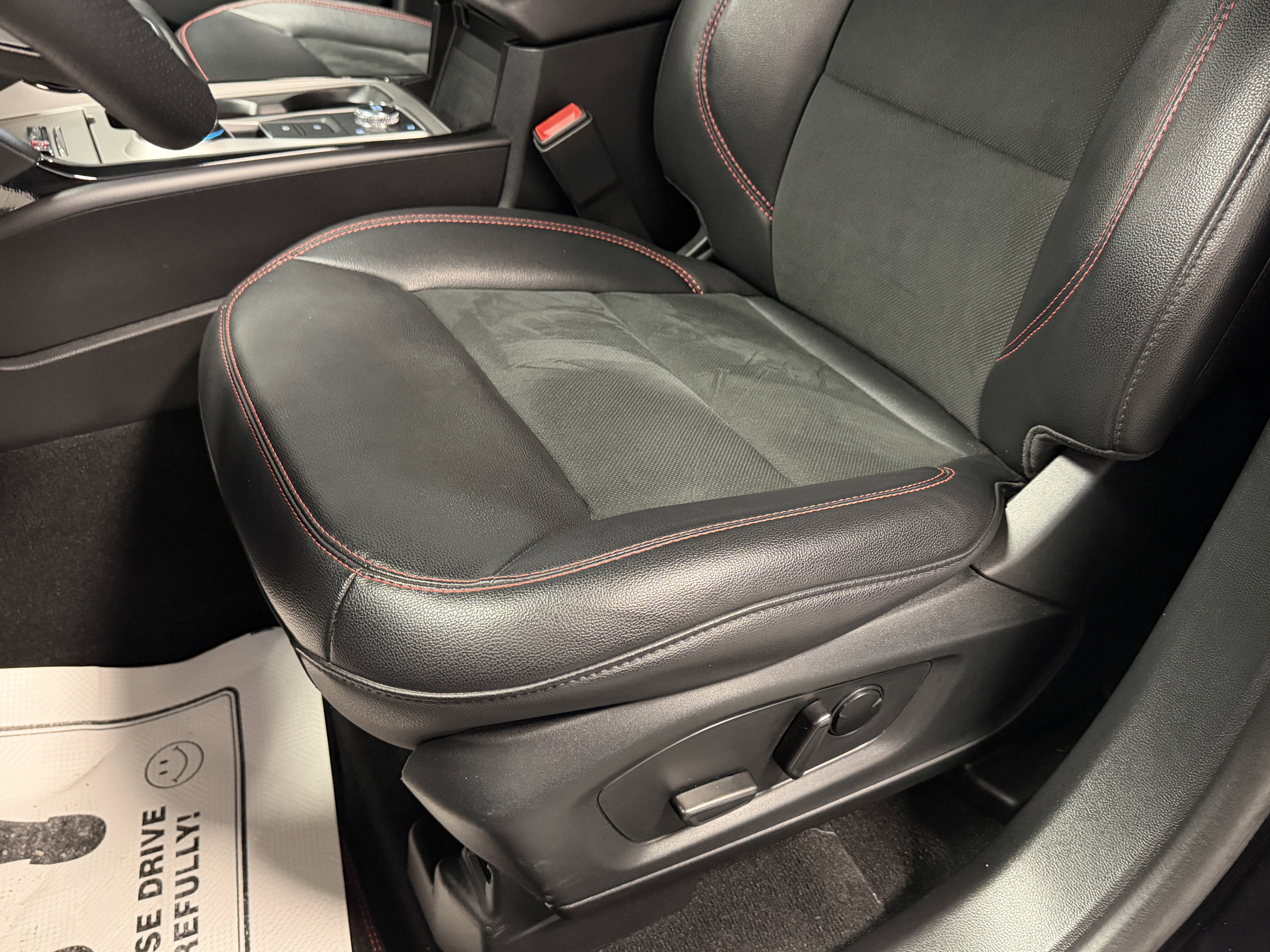 2024 Ford Explorer ST-Line