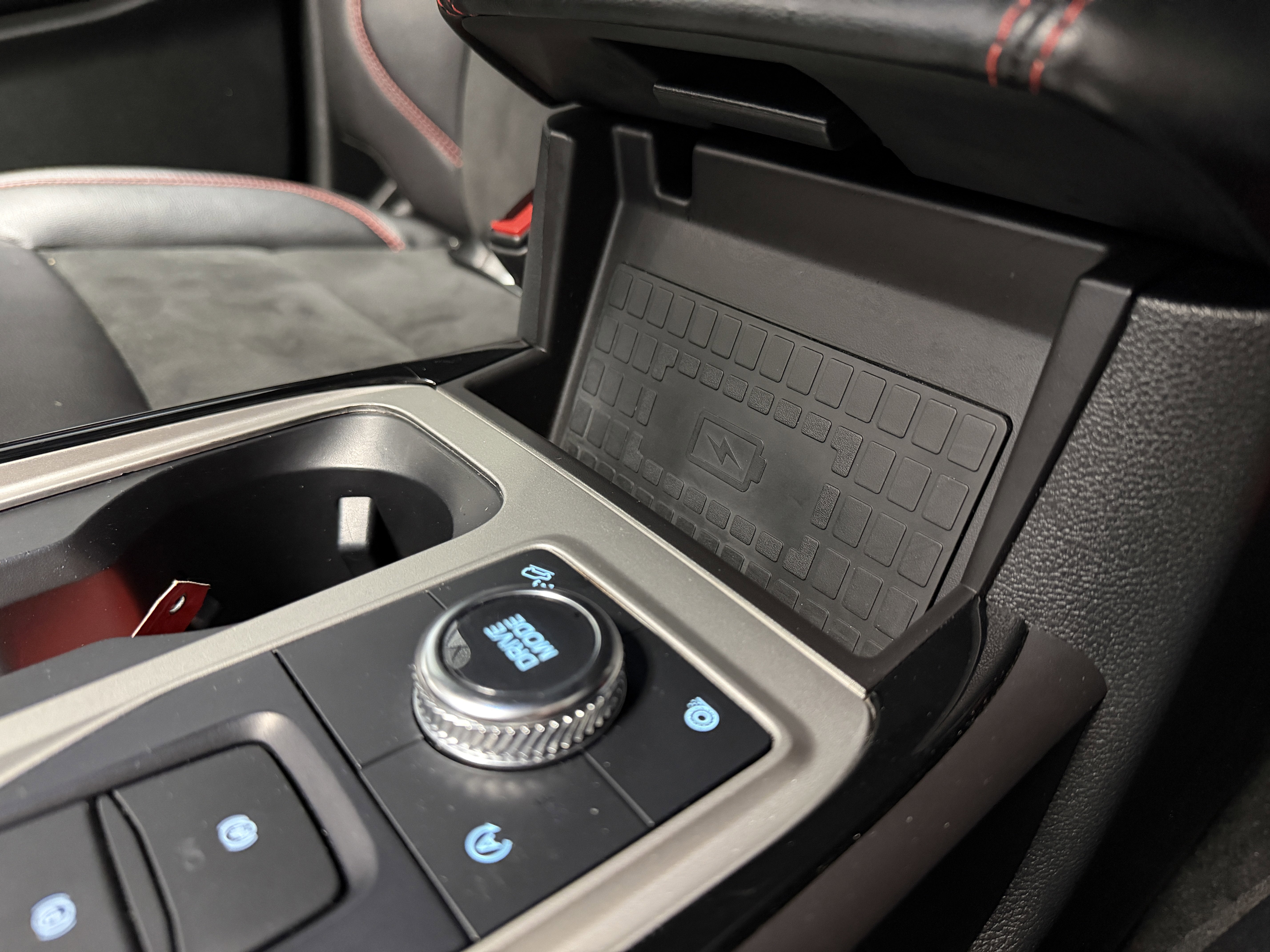 2024 Ford Explorer ST-Line