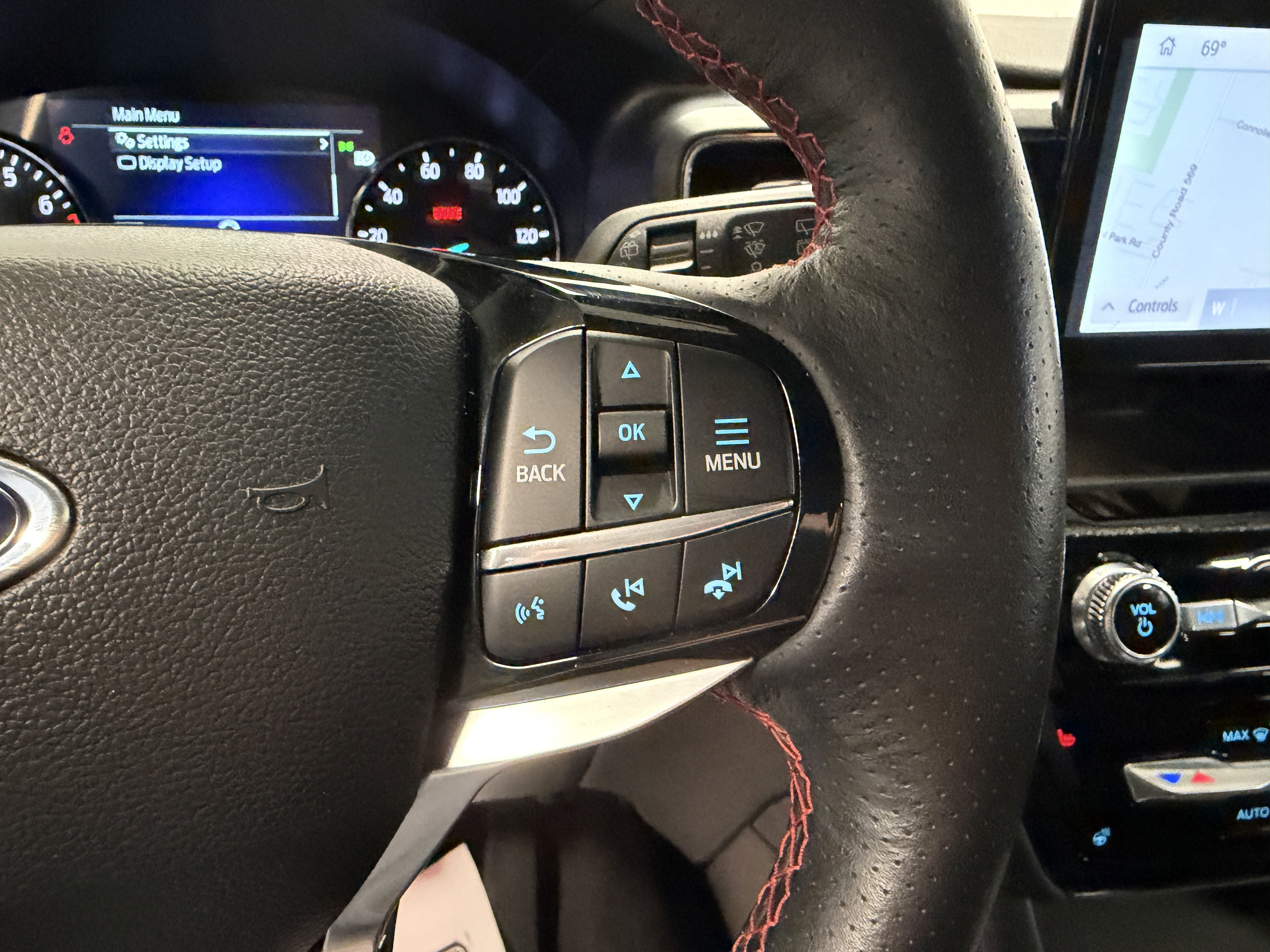 2024 Ford Explorer ST-Line