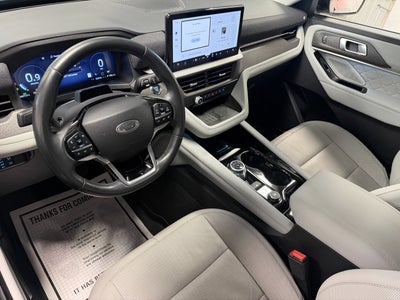 2025 Ford Explorer Platinum
