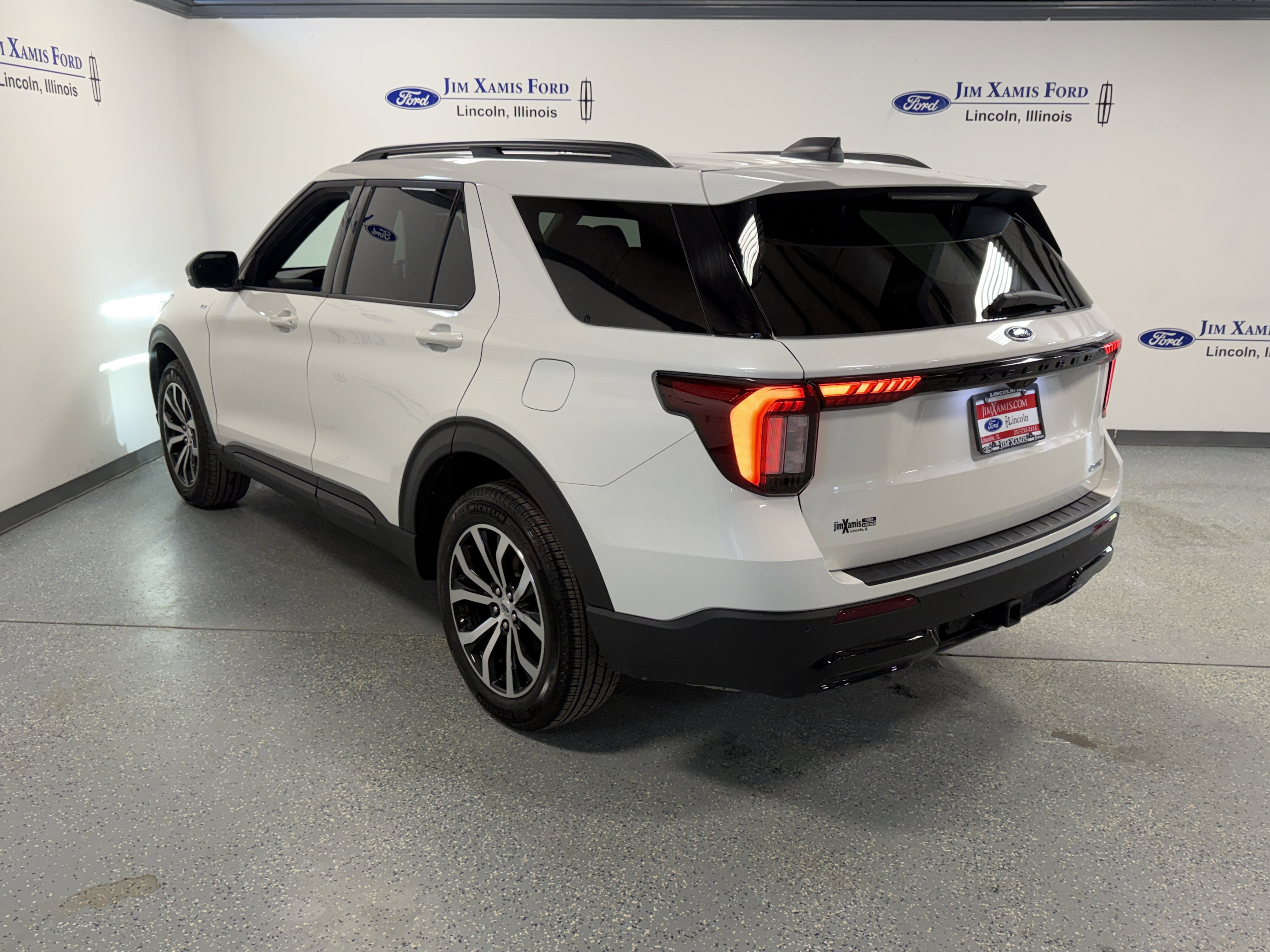 2025 Ford Explorer ST-Line