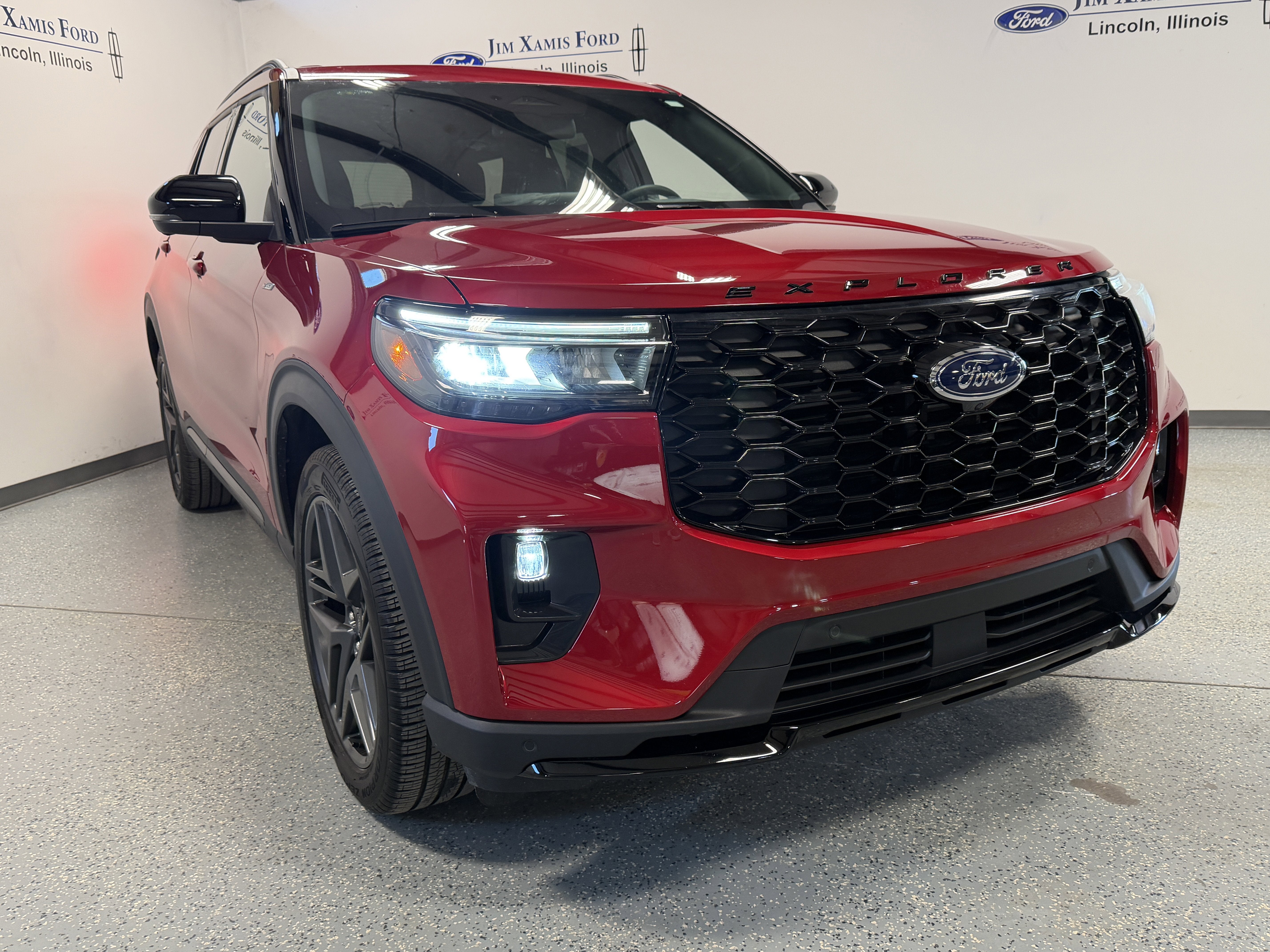 2025 Ford Explorer ST-Line