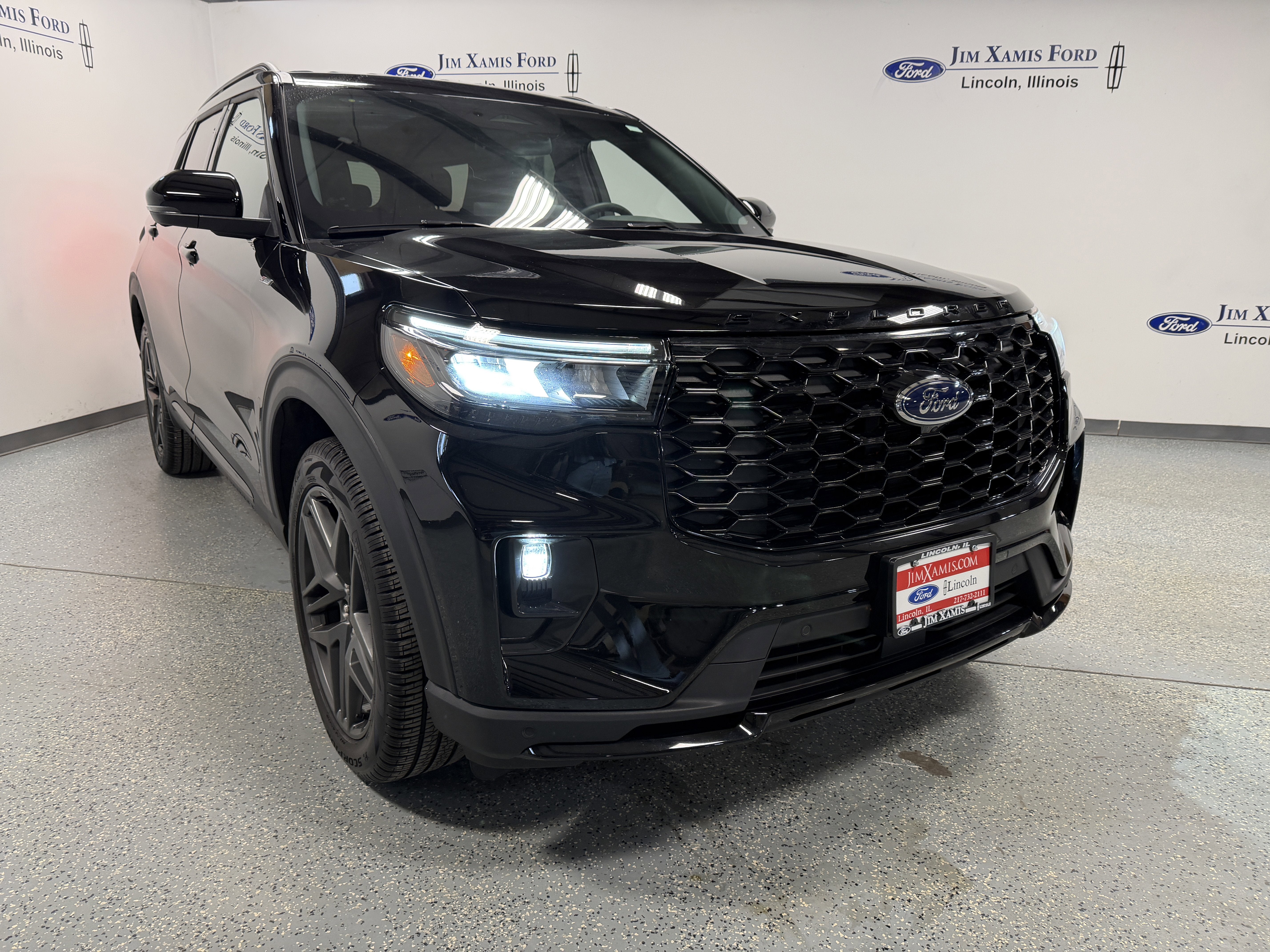 2025 Ford Explorer ST-Line
