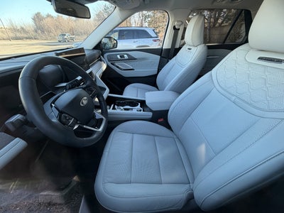 2025 Ford Explorer Platinum