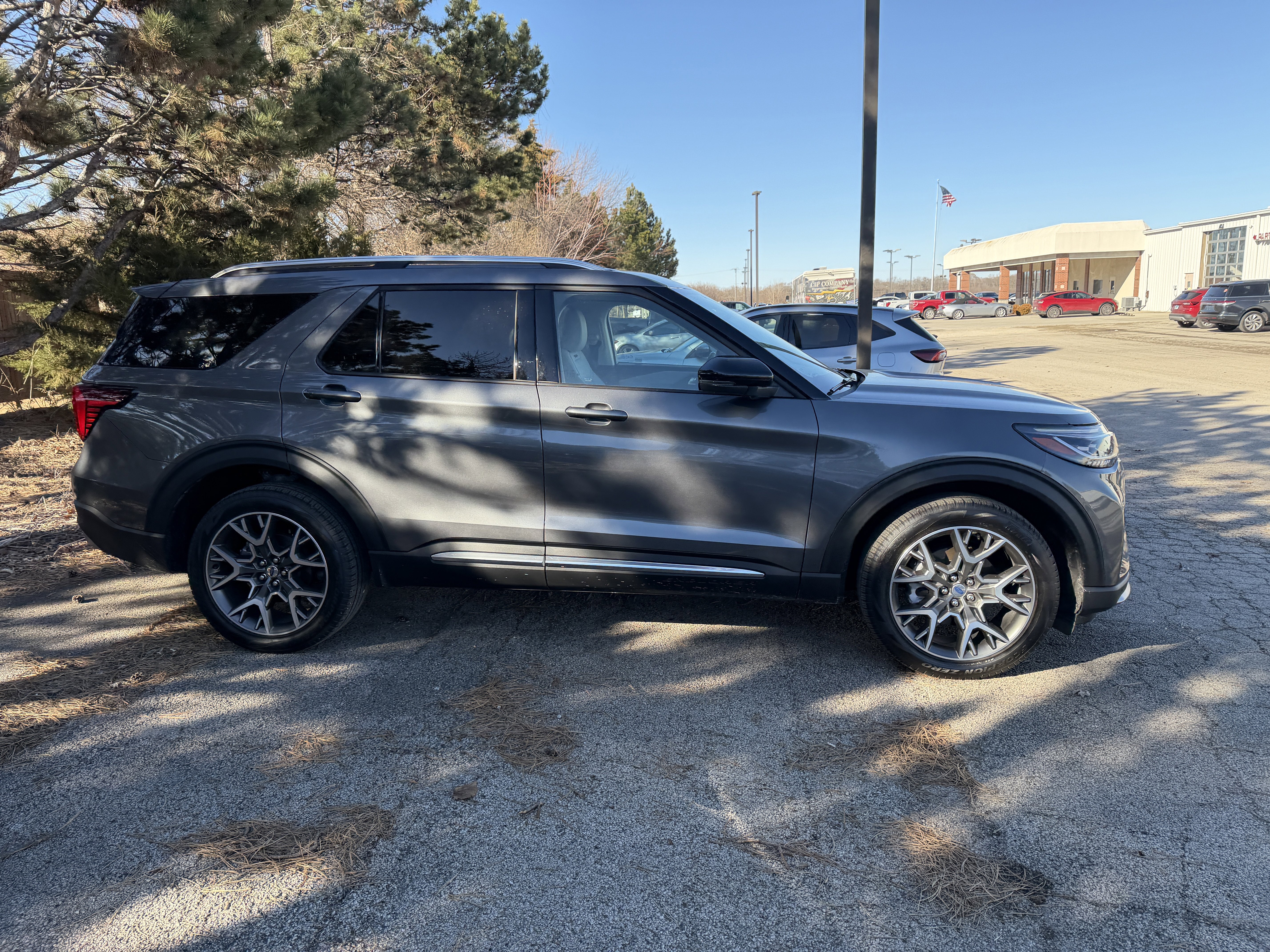 2025 Ford Explorer Platinum