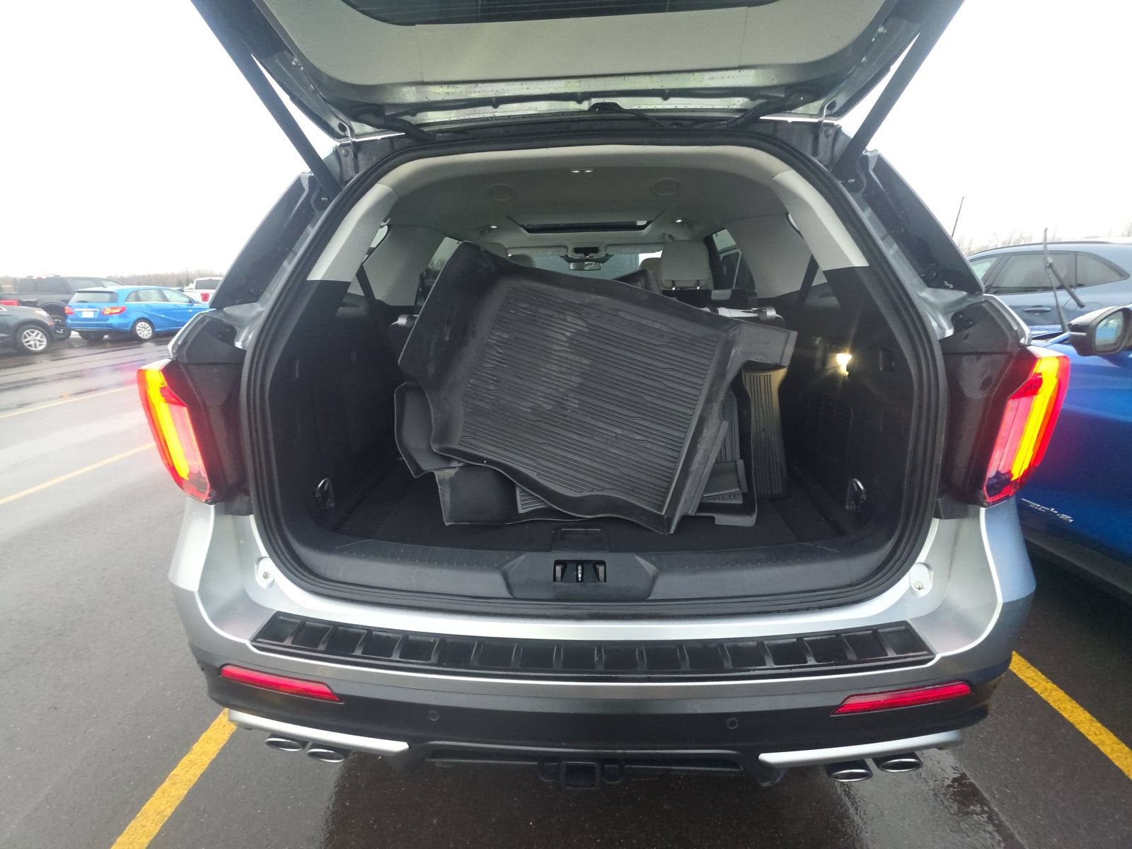 2025 Ford Explorer Platinum