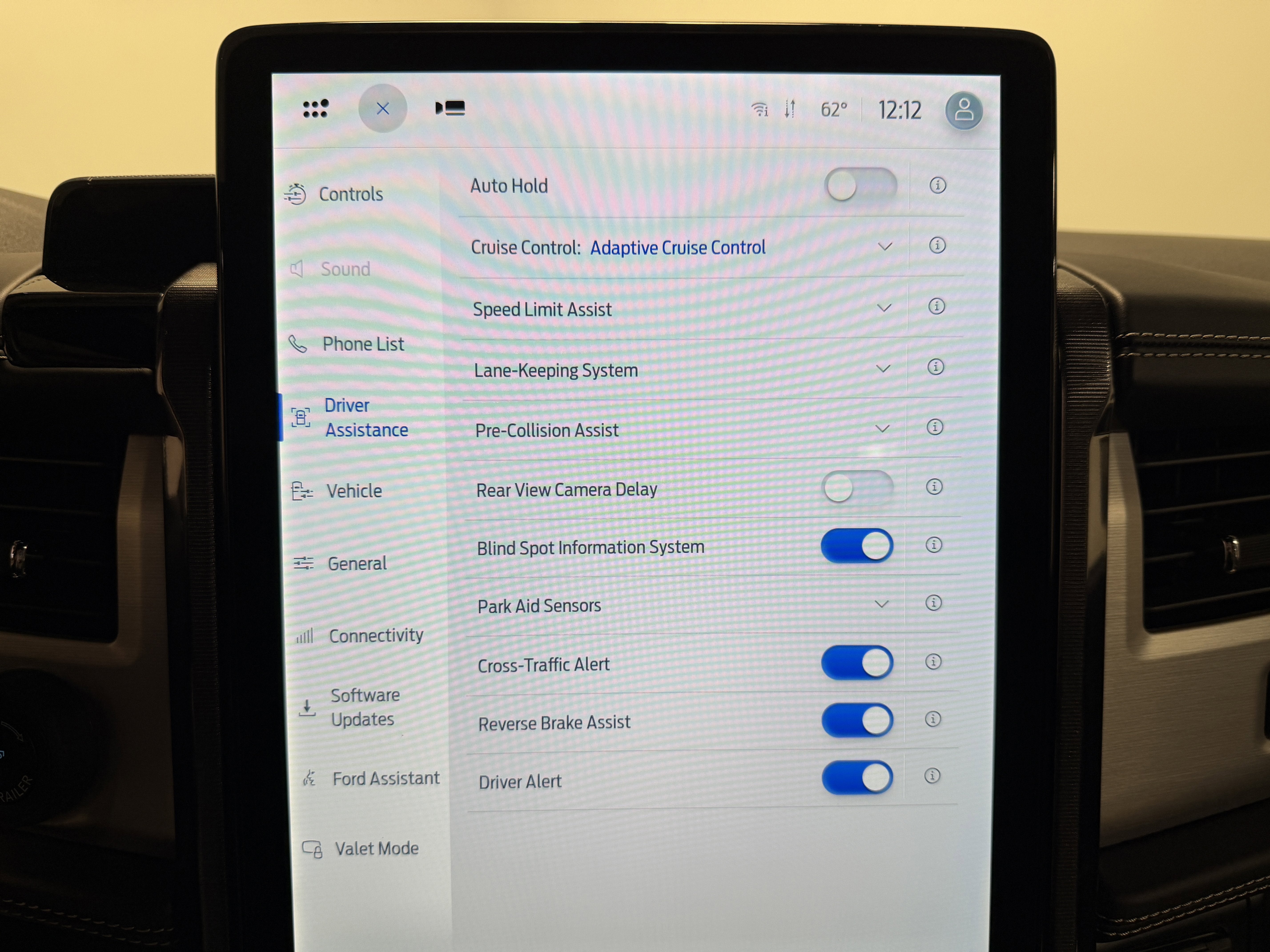 2022 Ford F-150 Lightning Platinum