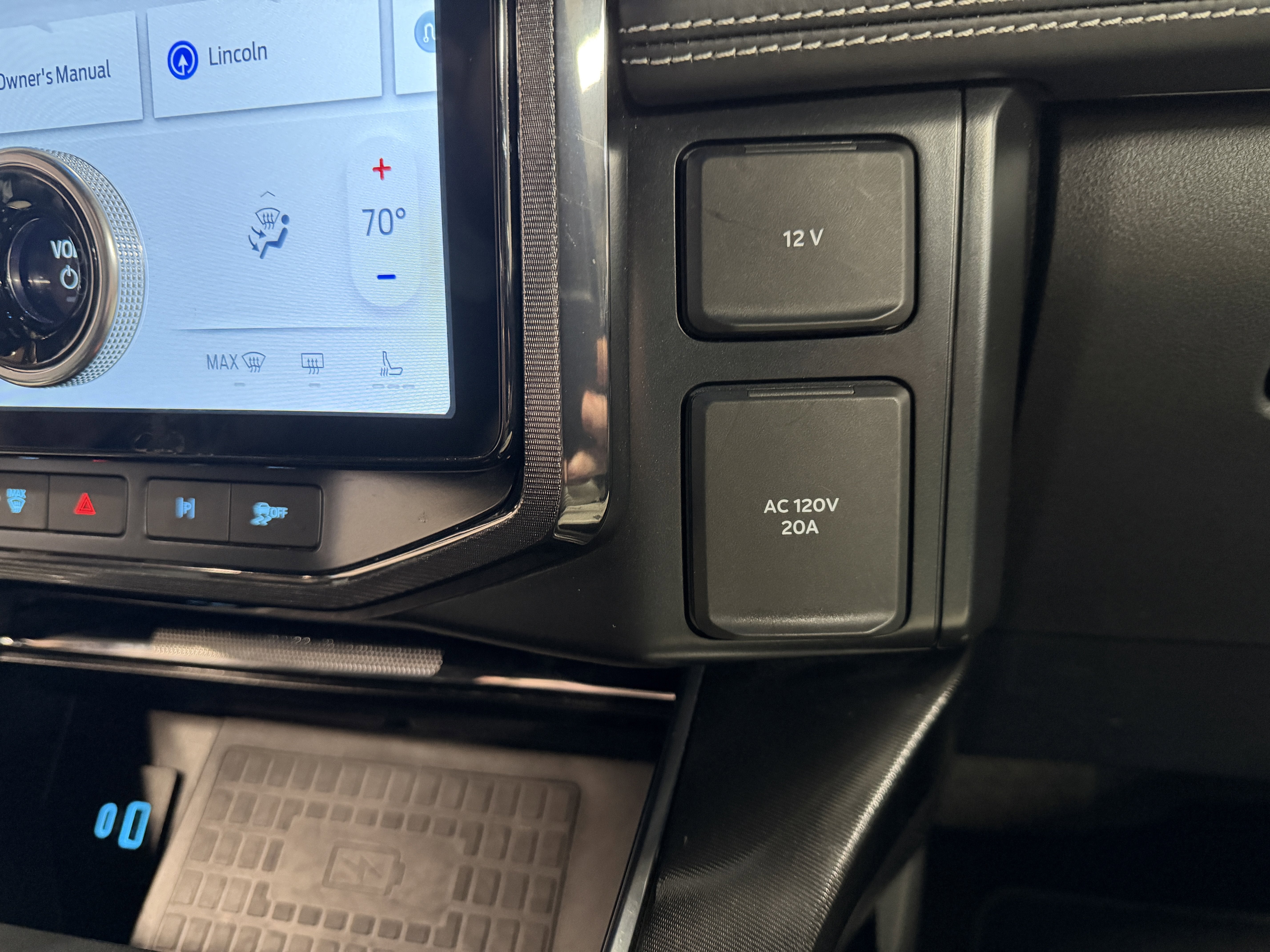 2022 Ford F-150 Lightning Platinum