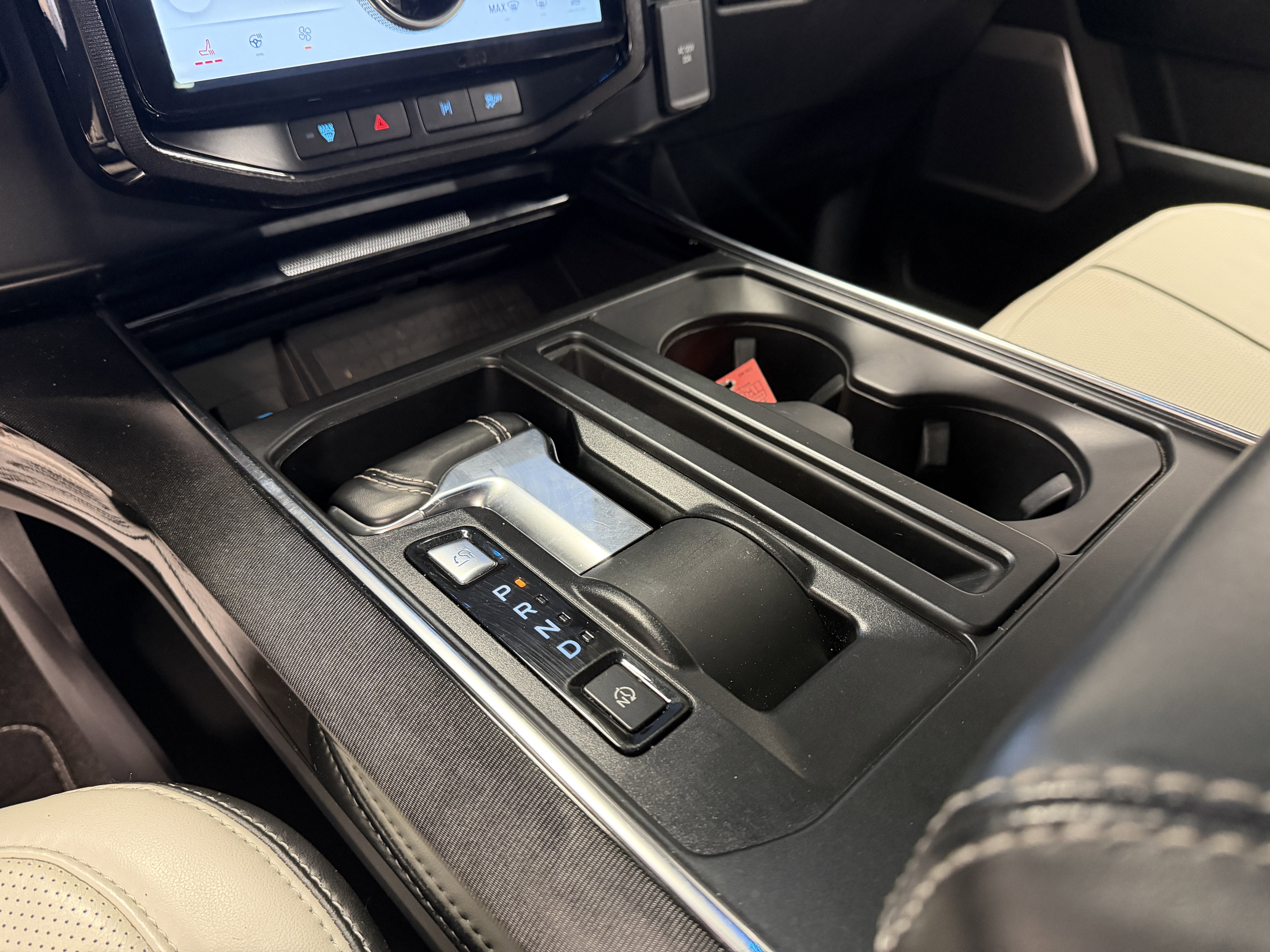 2022 Ford F-150 Lightning Platinum