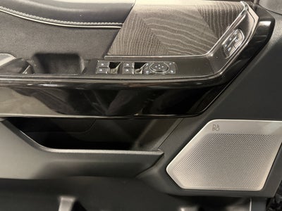 2022 Ford F-150 Lightning Platinum