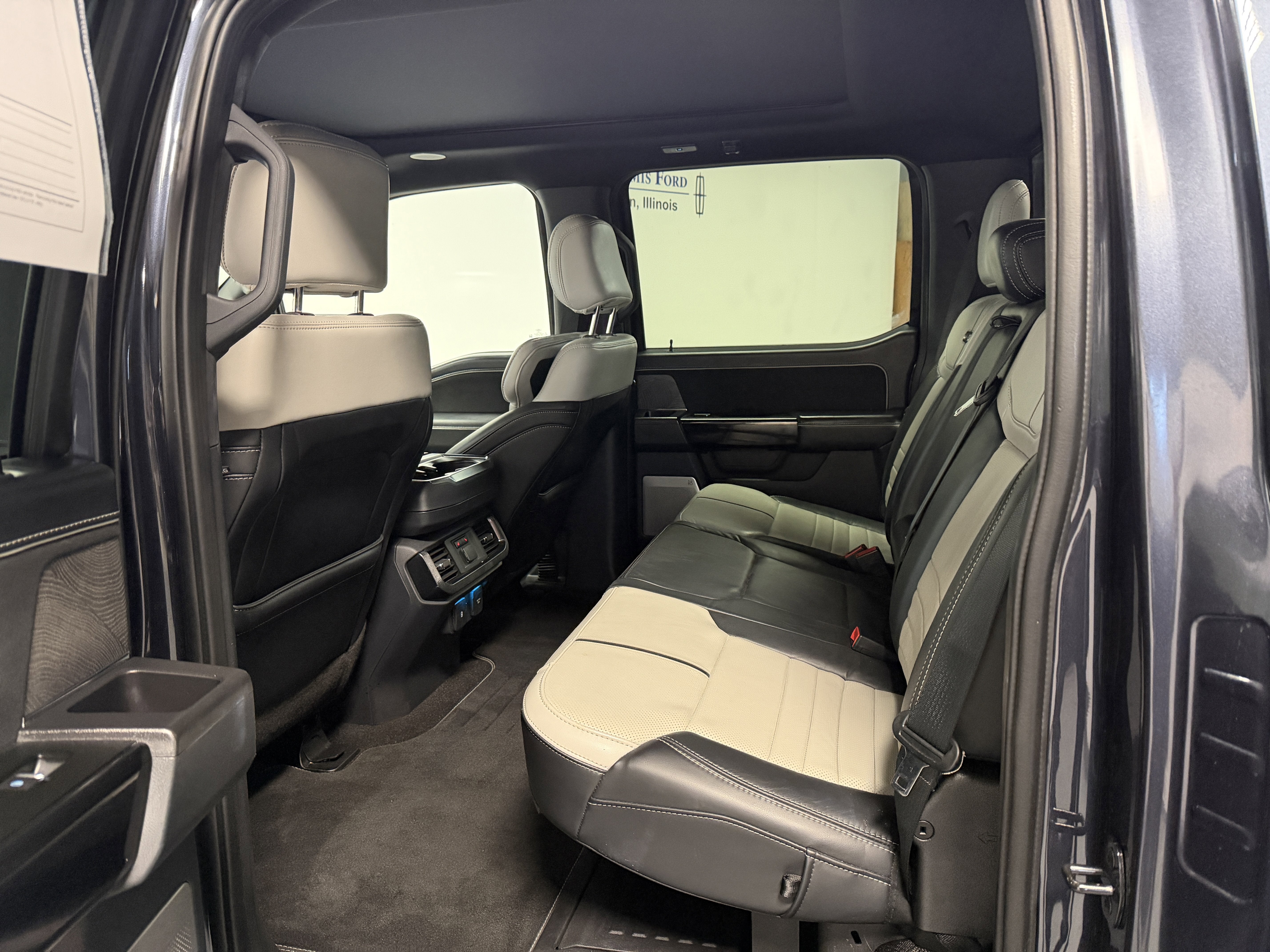 2022 Ford F-150 Lightning Platinum