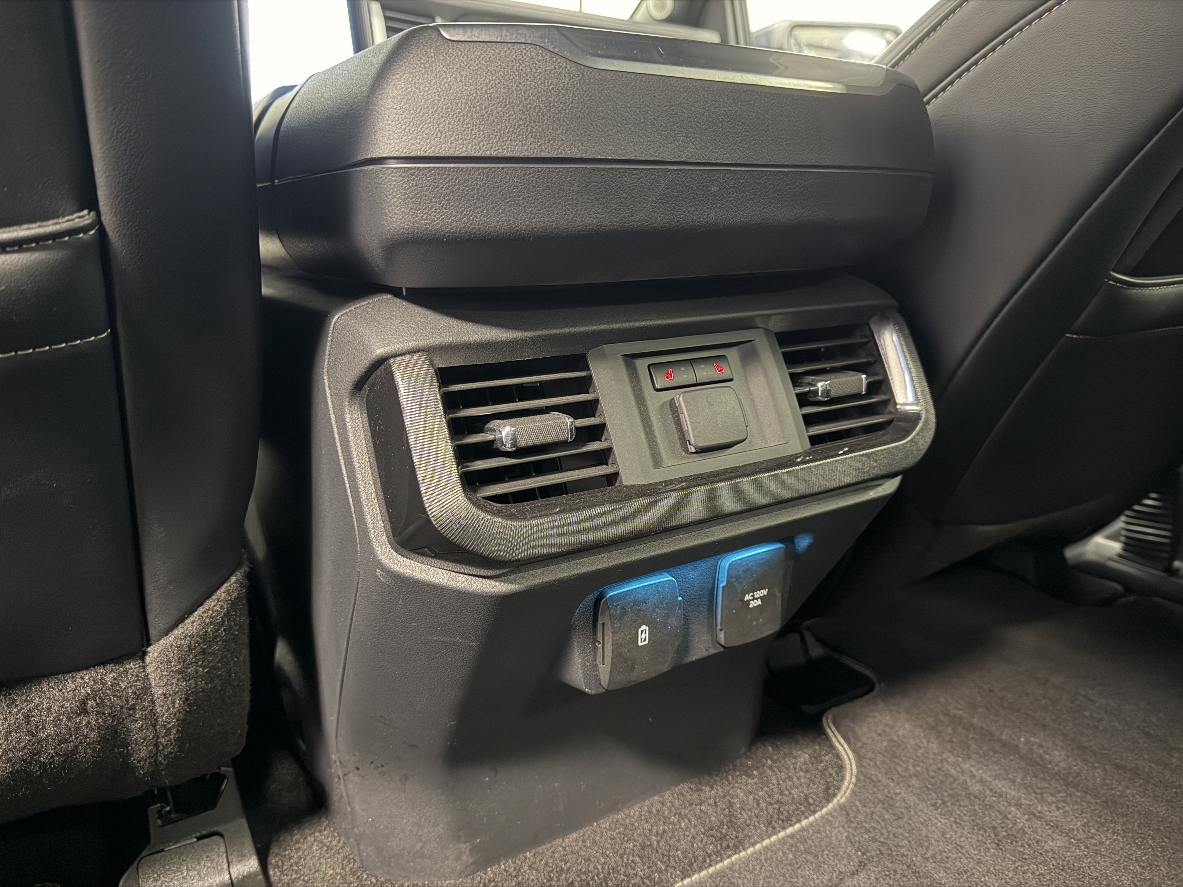 2022 Ford F-150 Lightning Platinum