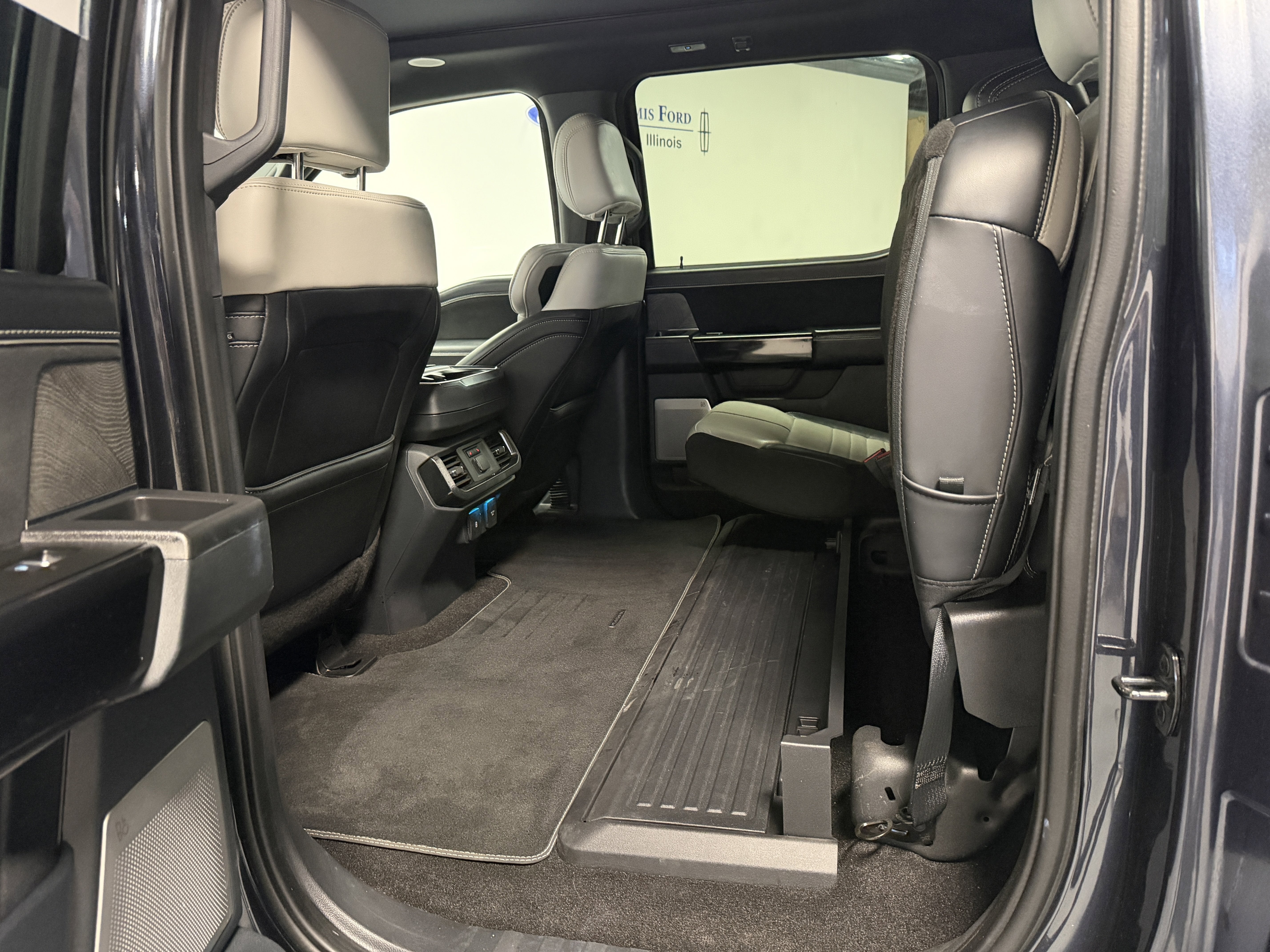 2022 Ford F-150 Lightning Platinum