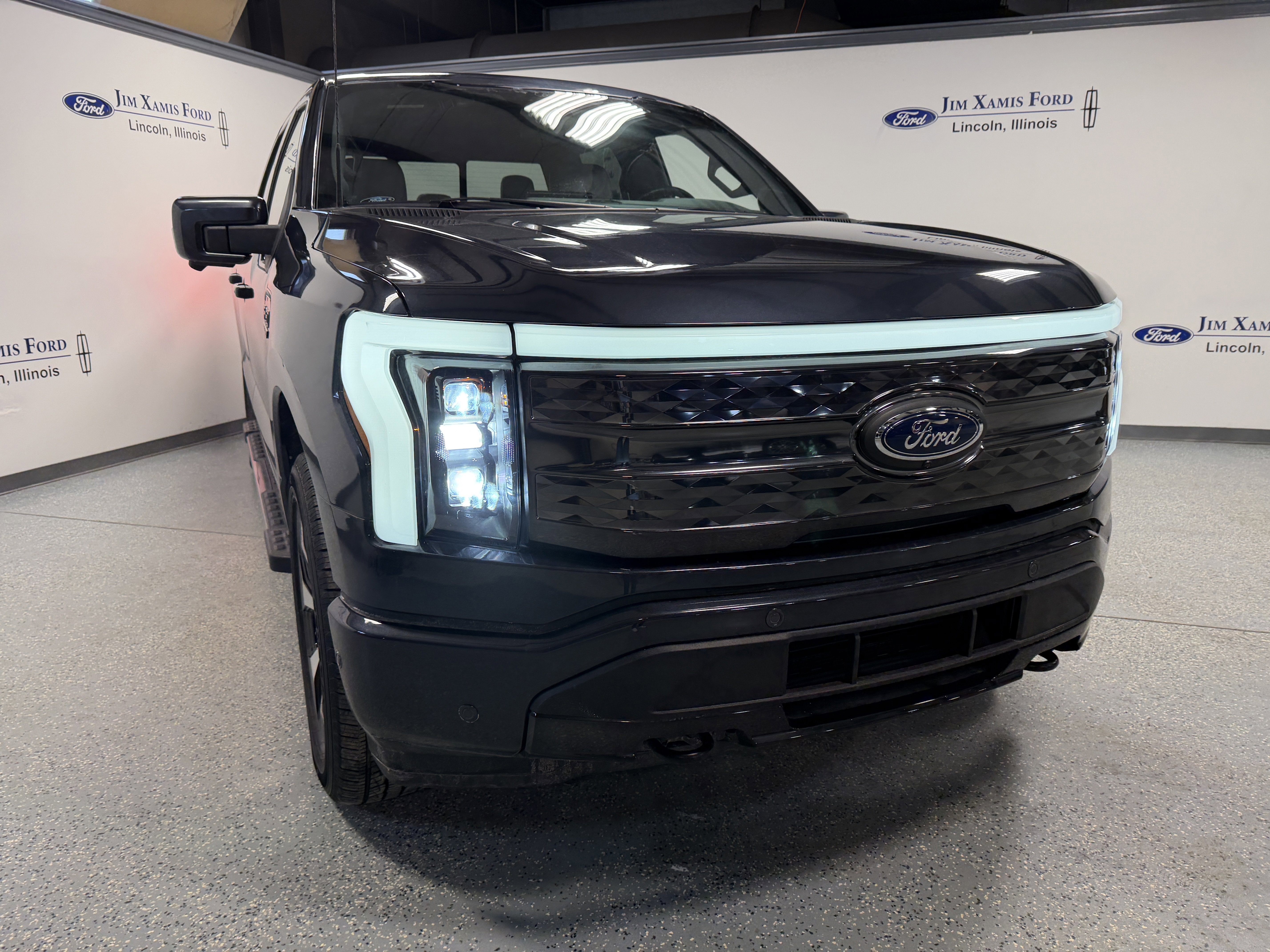 2022 Ford F-150 Lightning Platinum