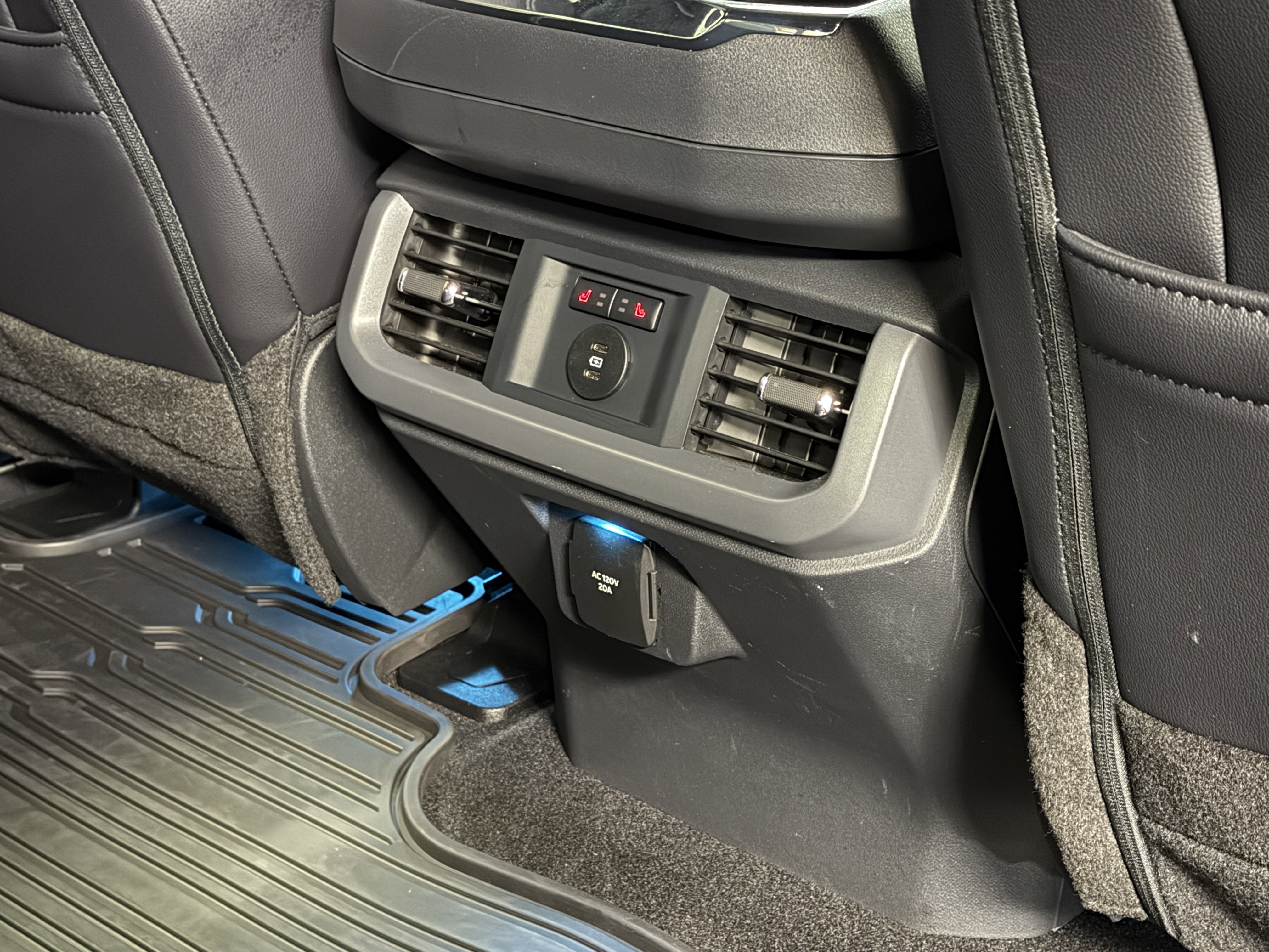 2025 Ford F-150 Lightning LARIAT