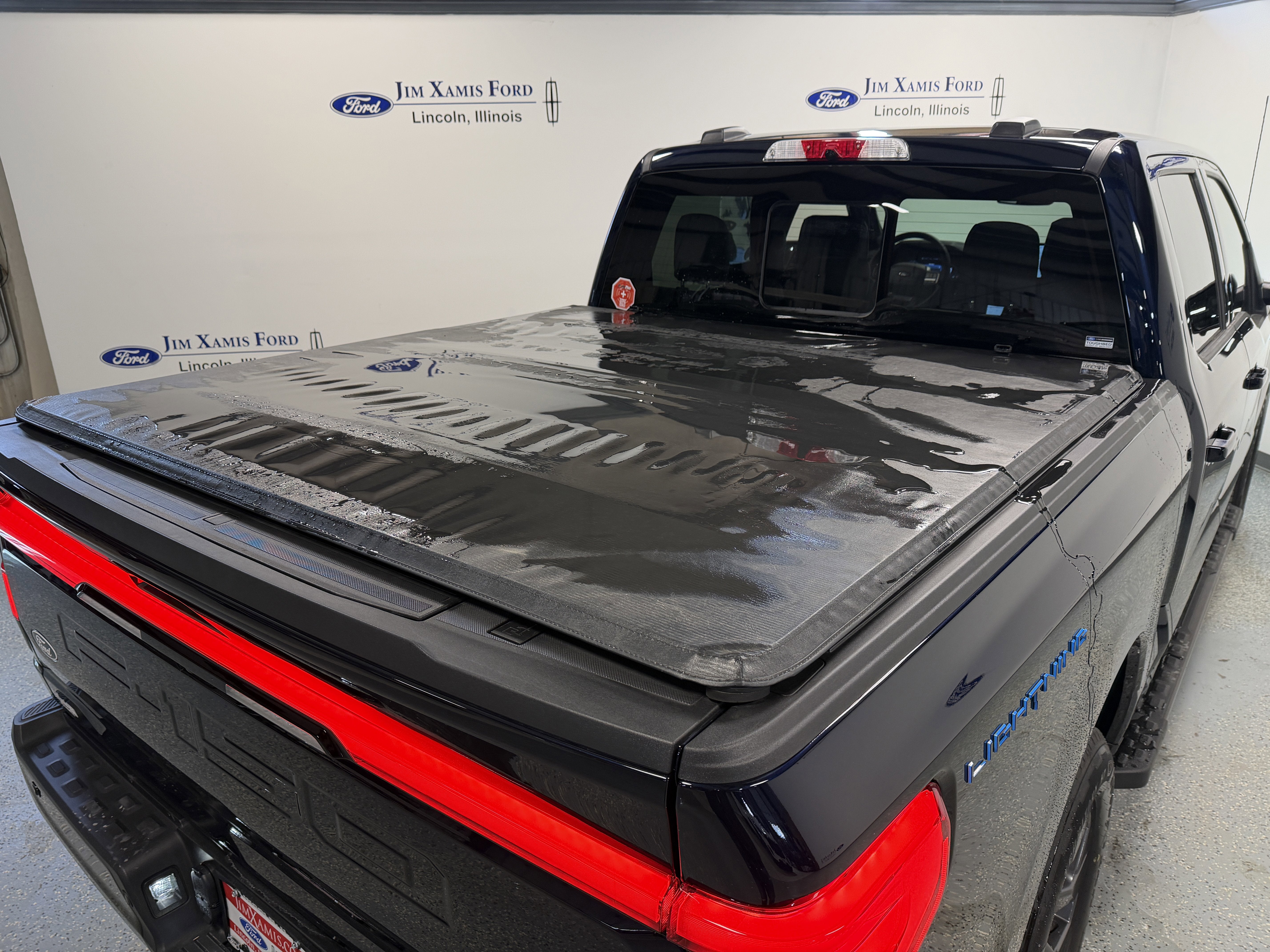 2025 Ford F-150 Lightning LARIAT