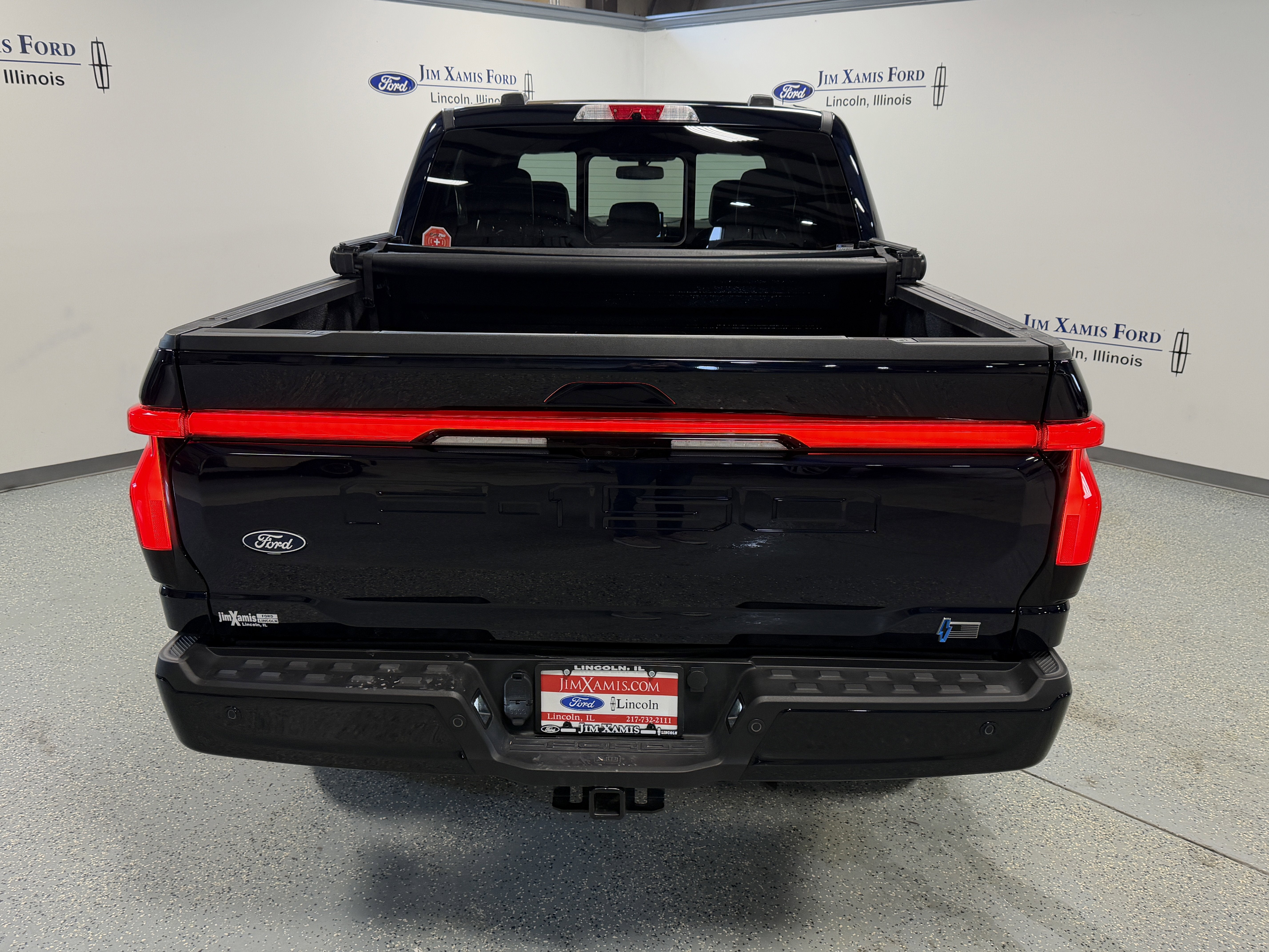 2025 Ford F-150 Lightning LARIAT