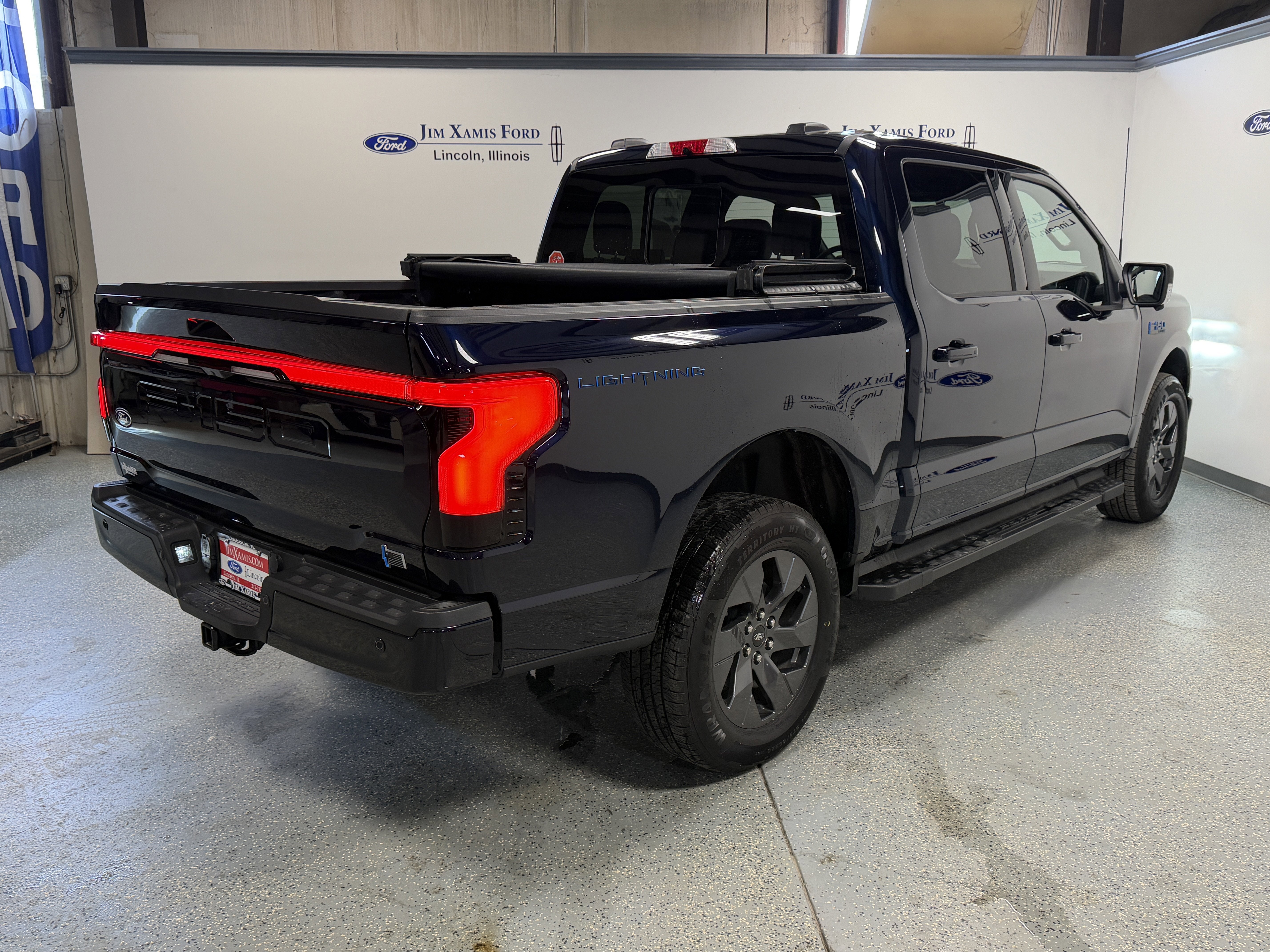 2025 Ford F-150 Lightning LARIAT