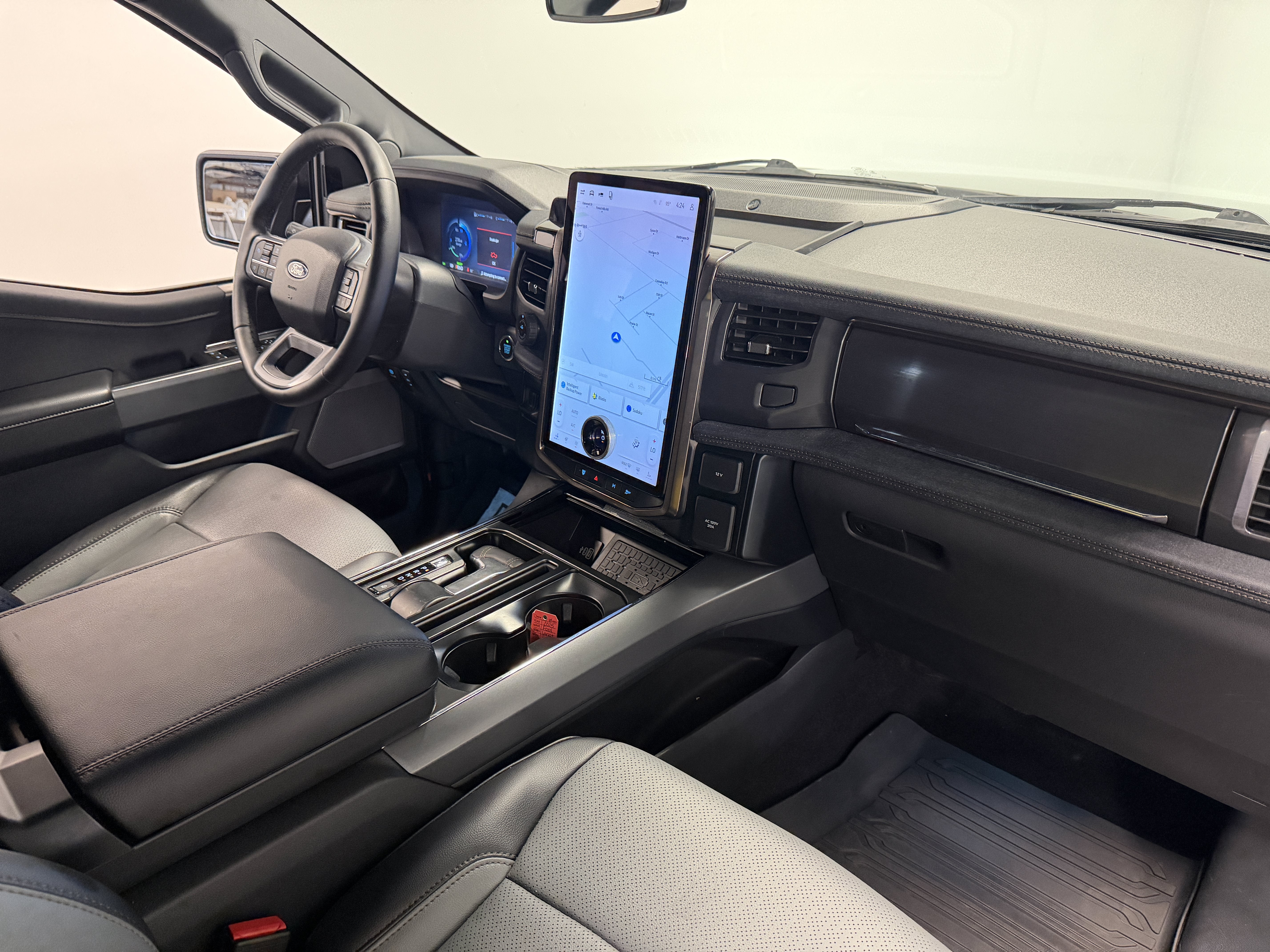 2025 Ford F-150 Lightning LARIAT