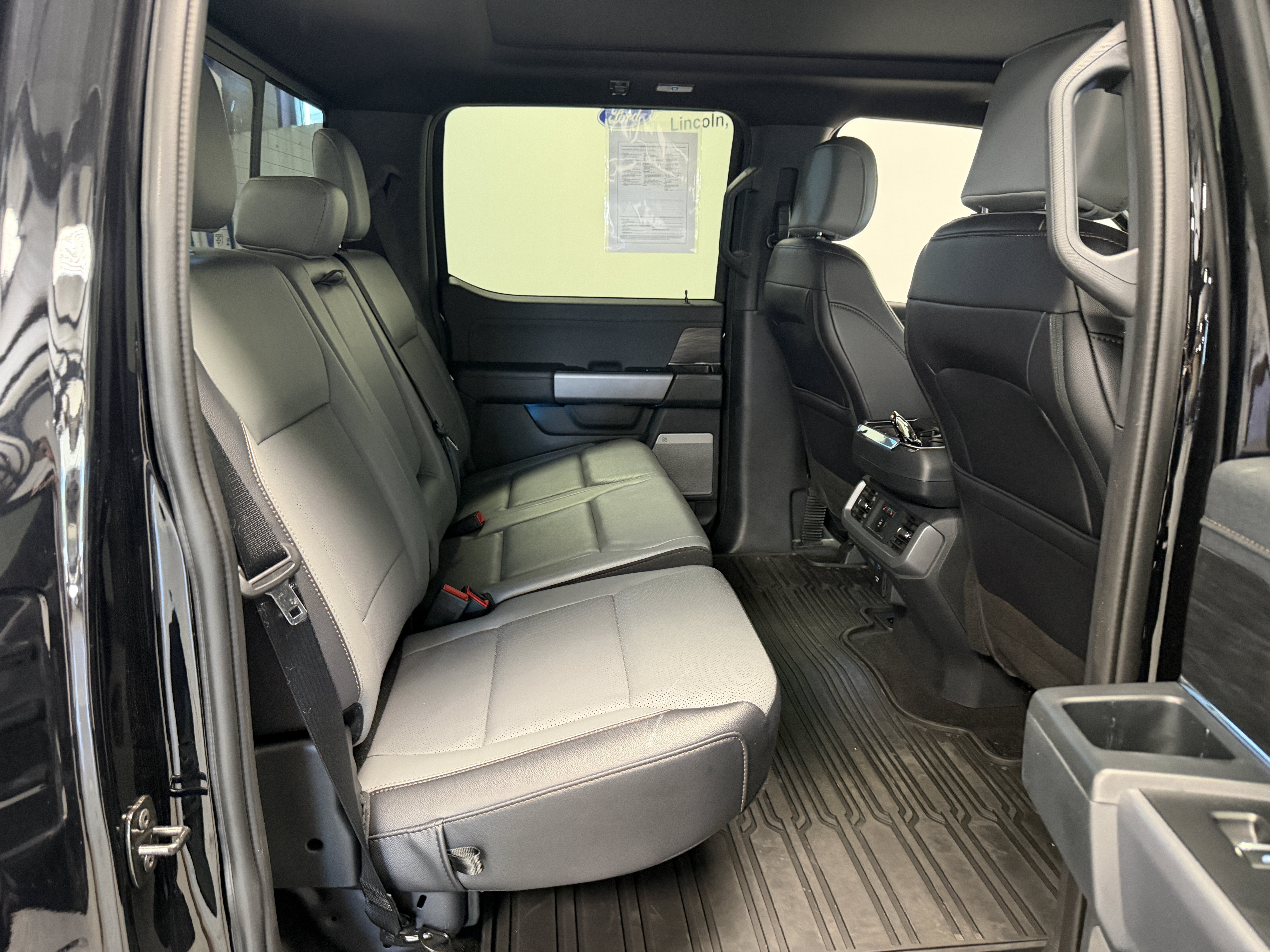2025 Ford F-150 Lightning LARIAT