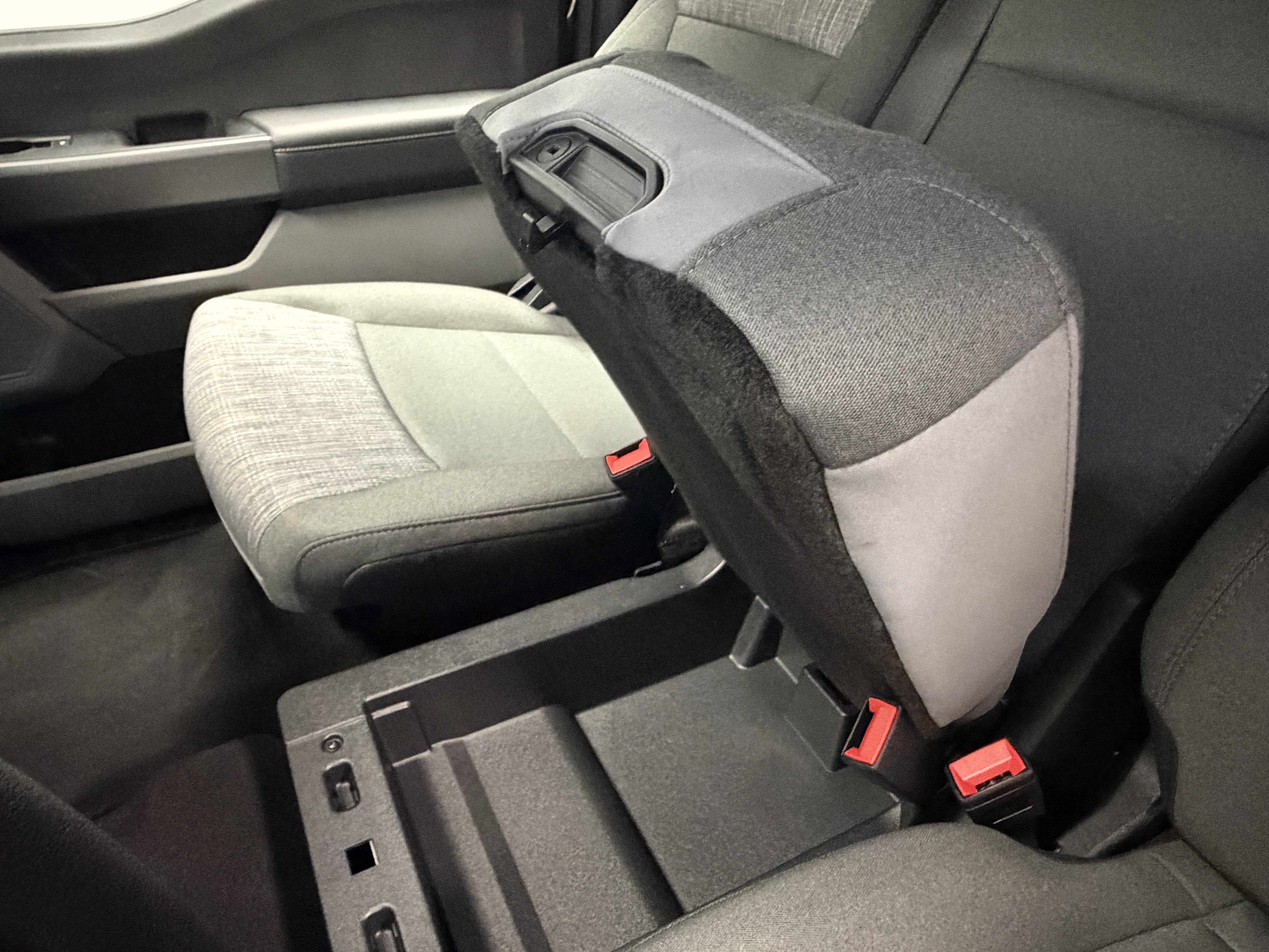 2027 Ford Super Duty F-250 SRW XLT