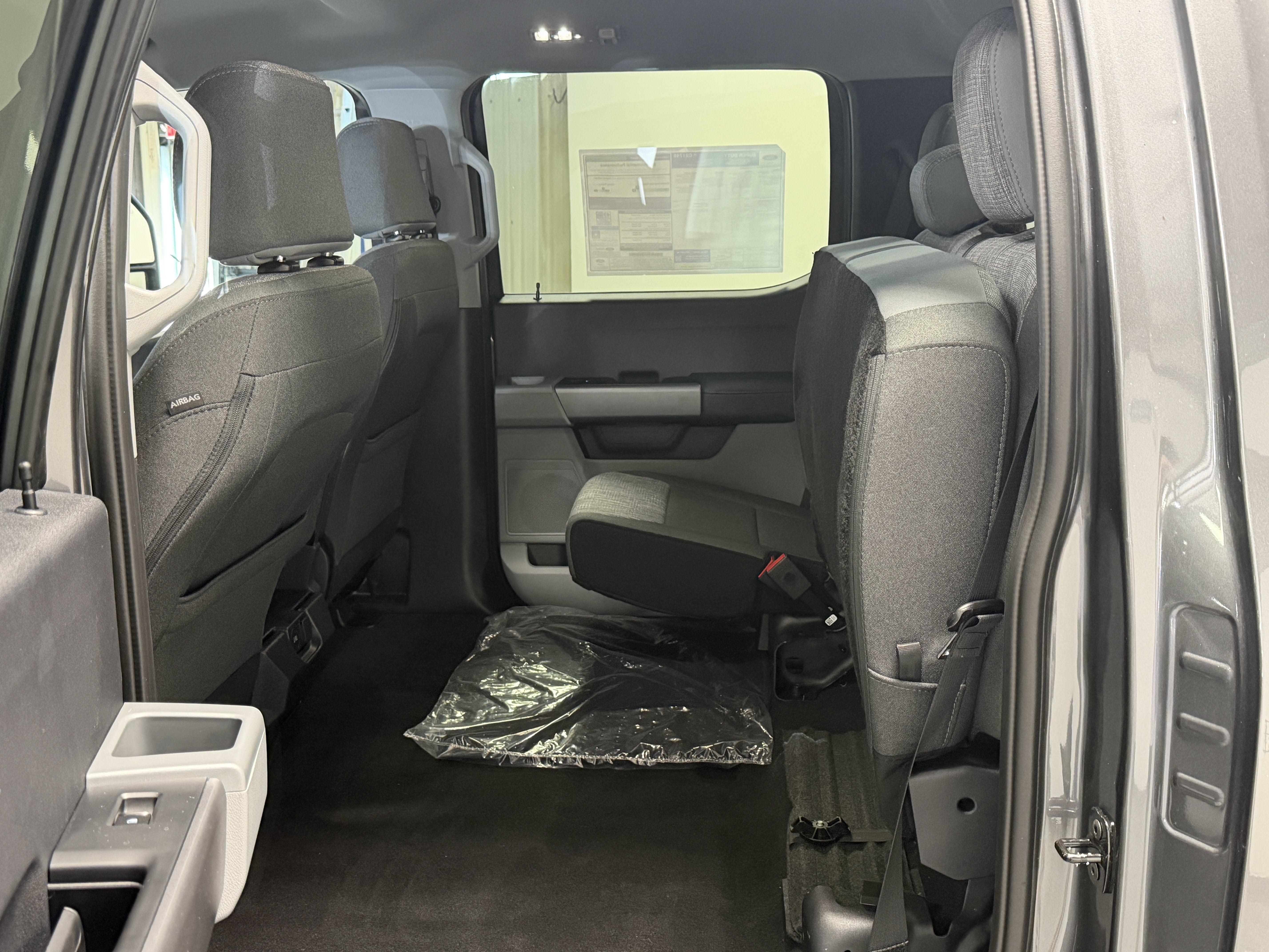 2027 Ford Super Duty F-250 SRW XLT
