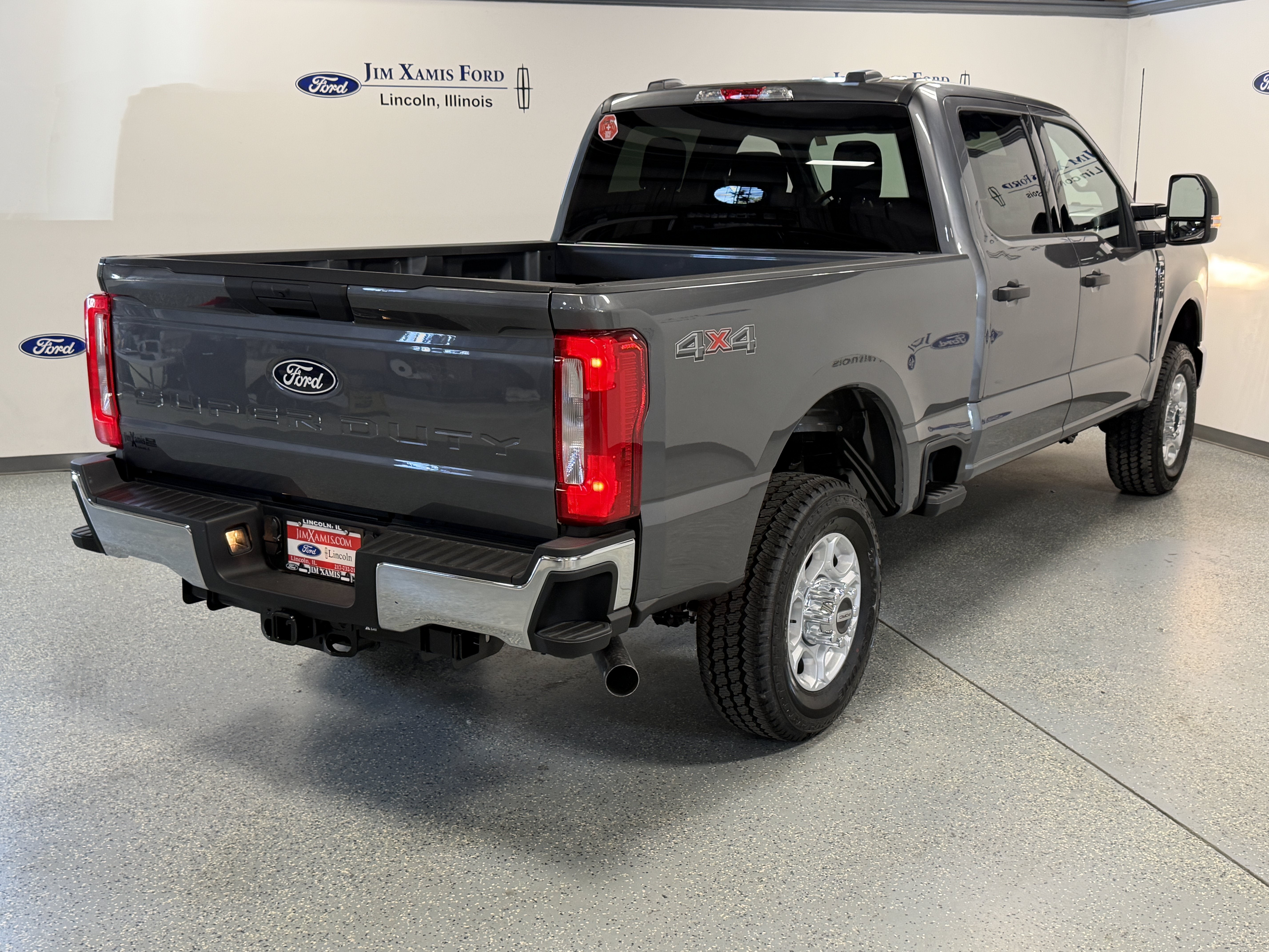 2027 Ford Super Duty F-250 SRW XLT