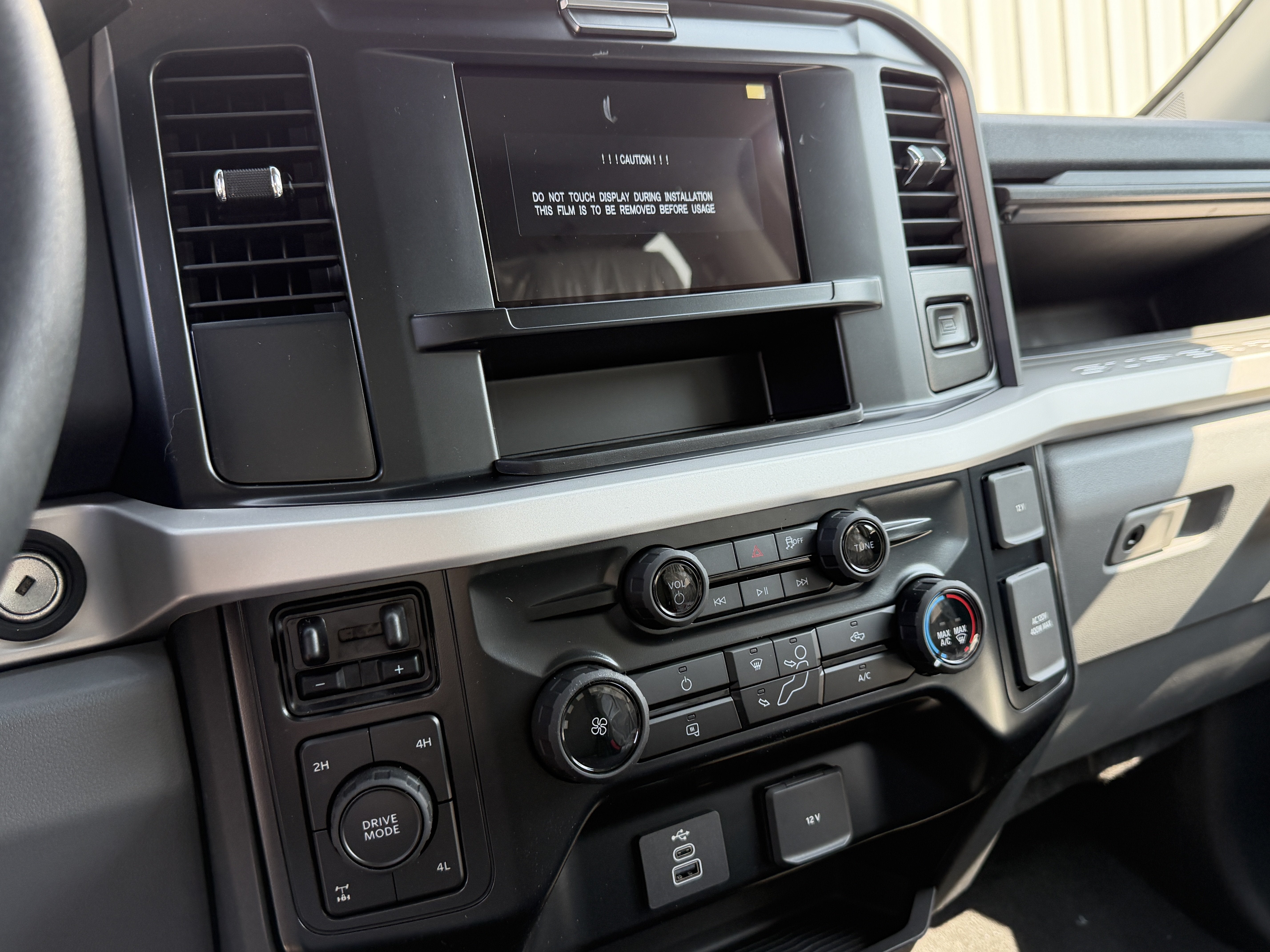 2027 Ford Super Duty F-250 SRW XLT