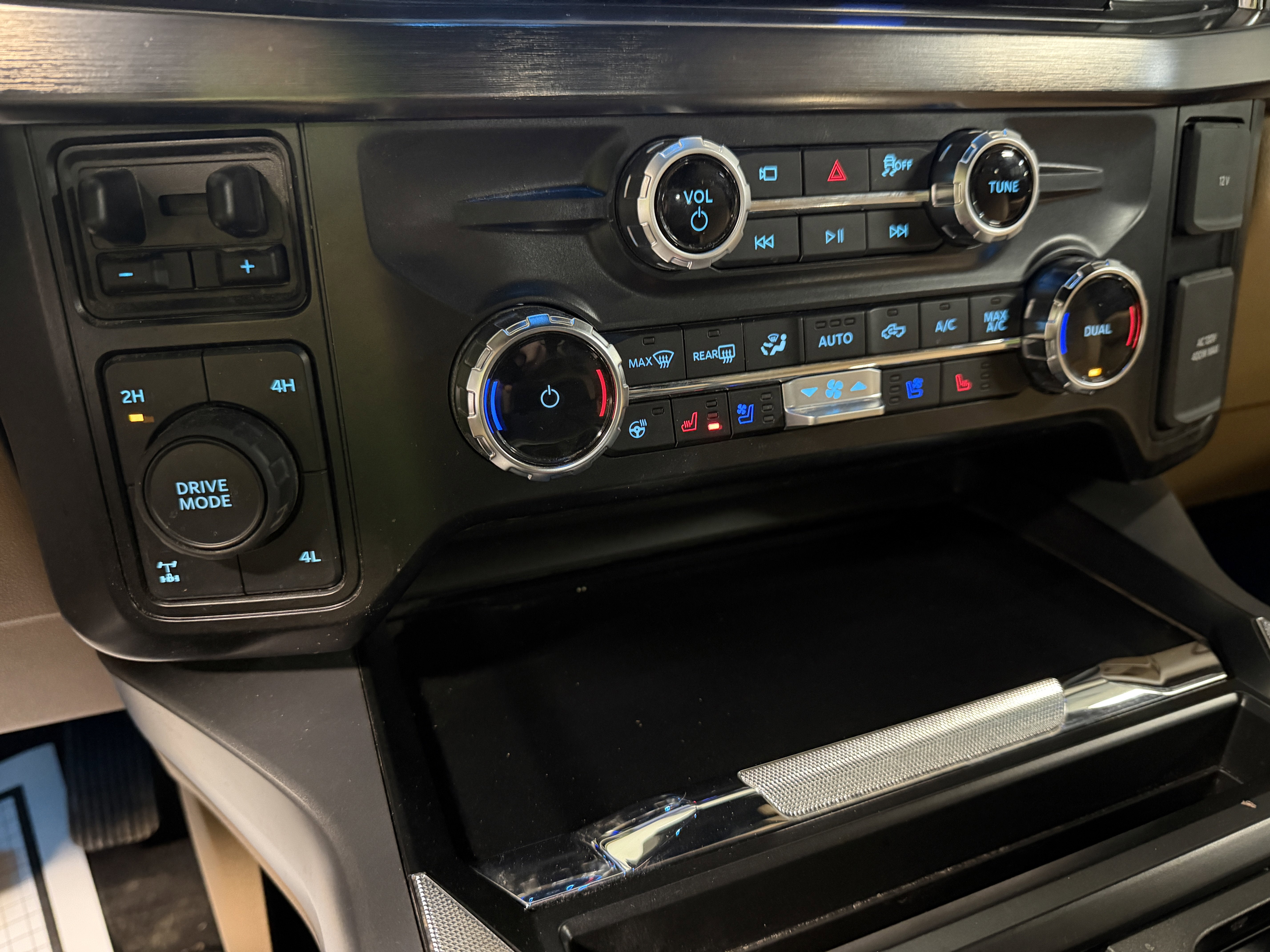 2025 Ford Super Duty F-250 SRW LARIAT