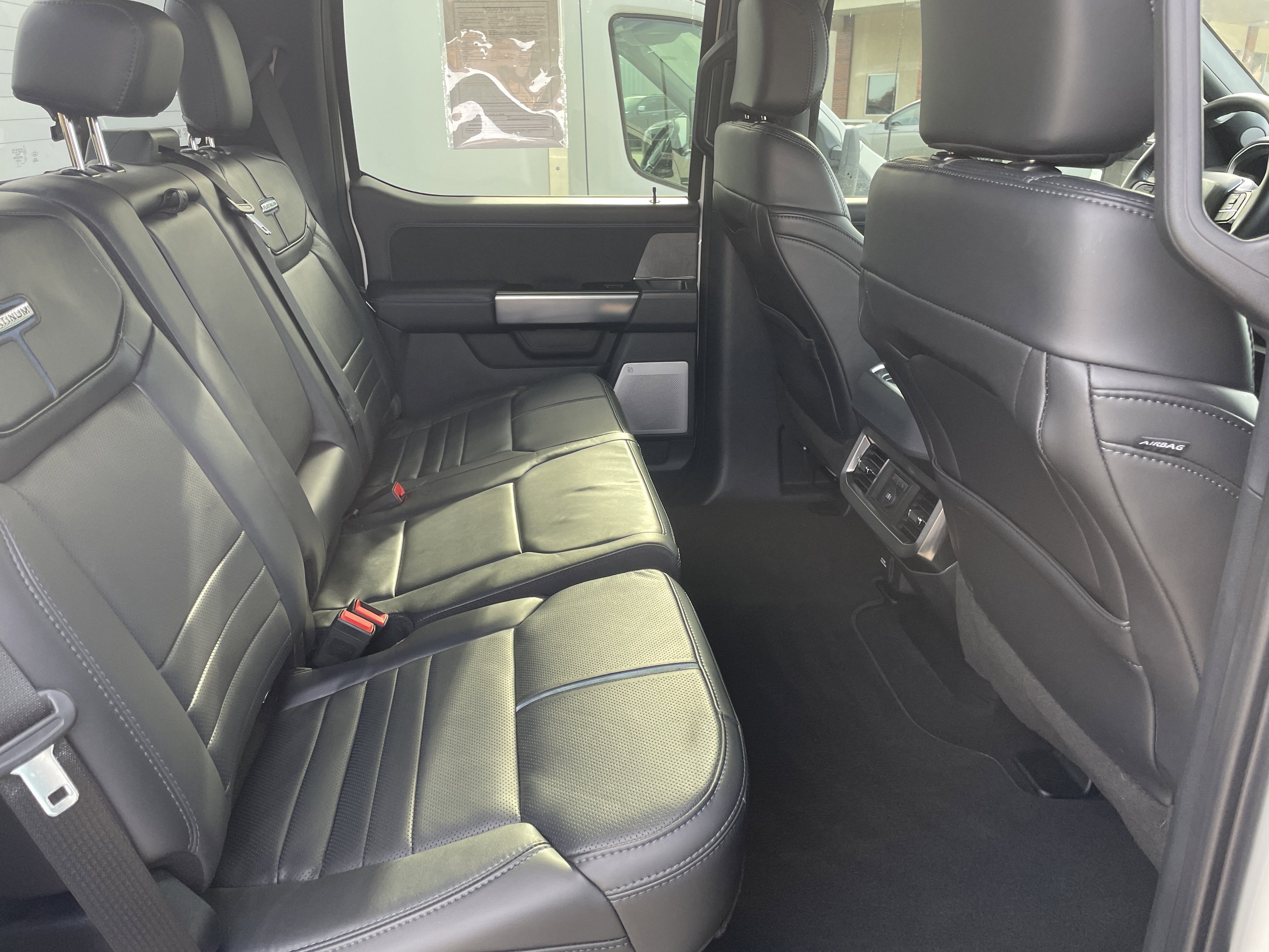 2025 Ford Super Duty F-250 SRW Platinum