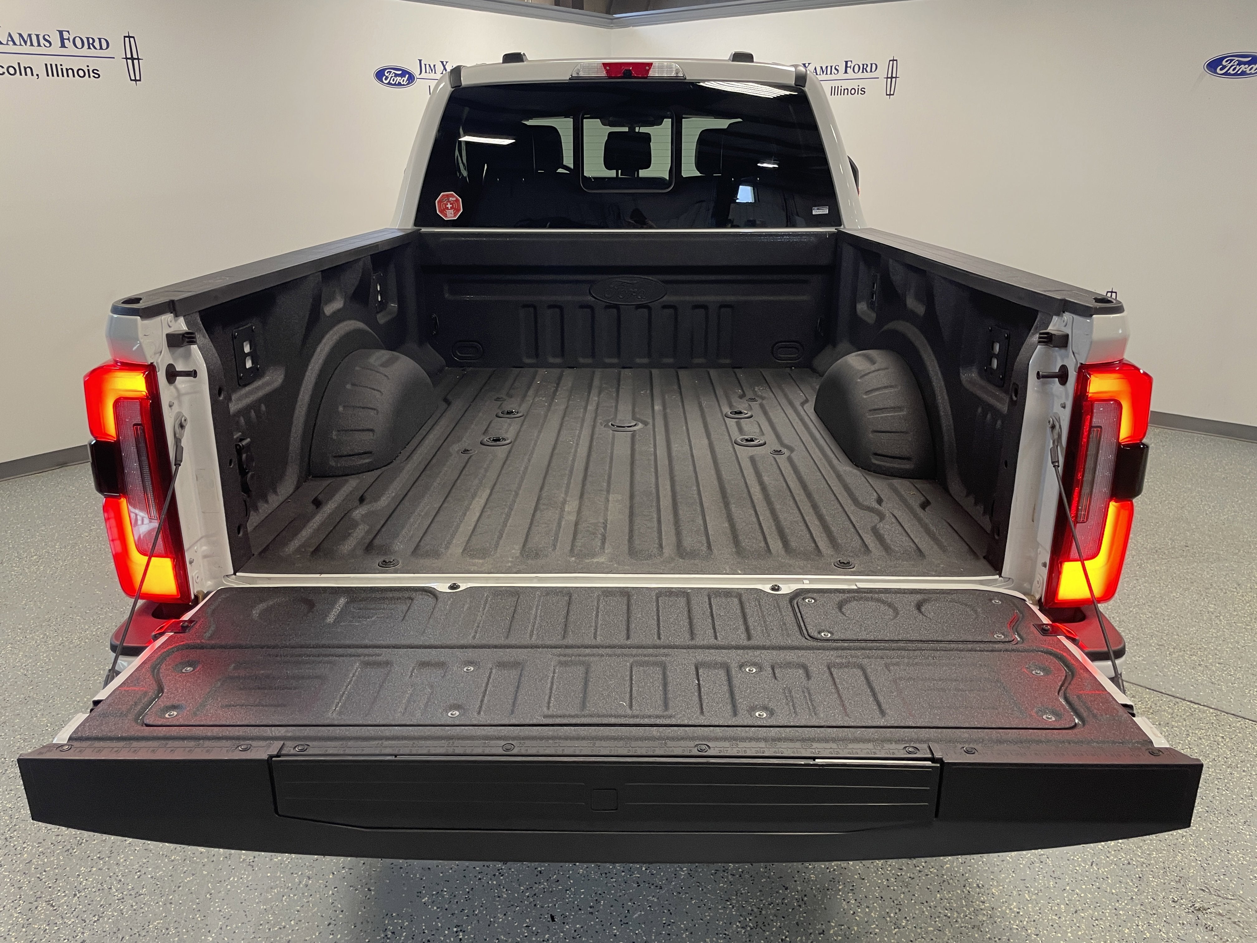 2025 Ford Super Duty F-250 SRW Platinum