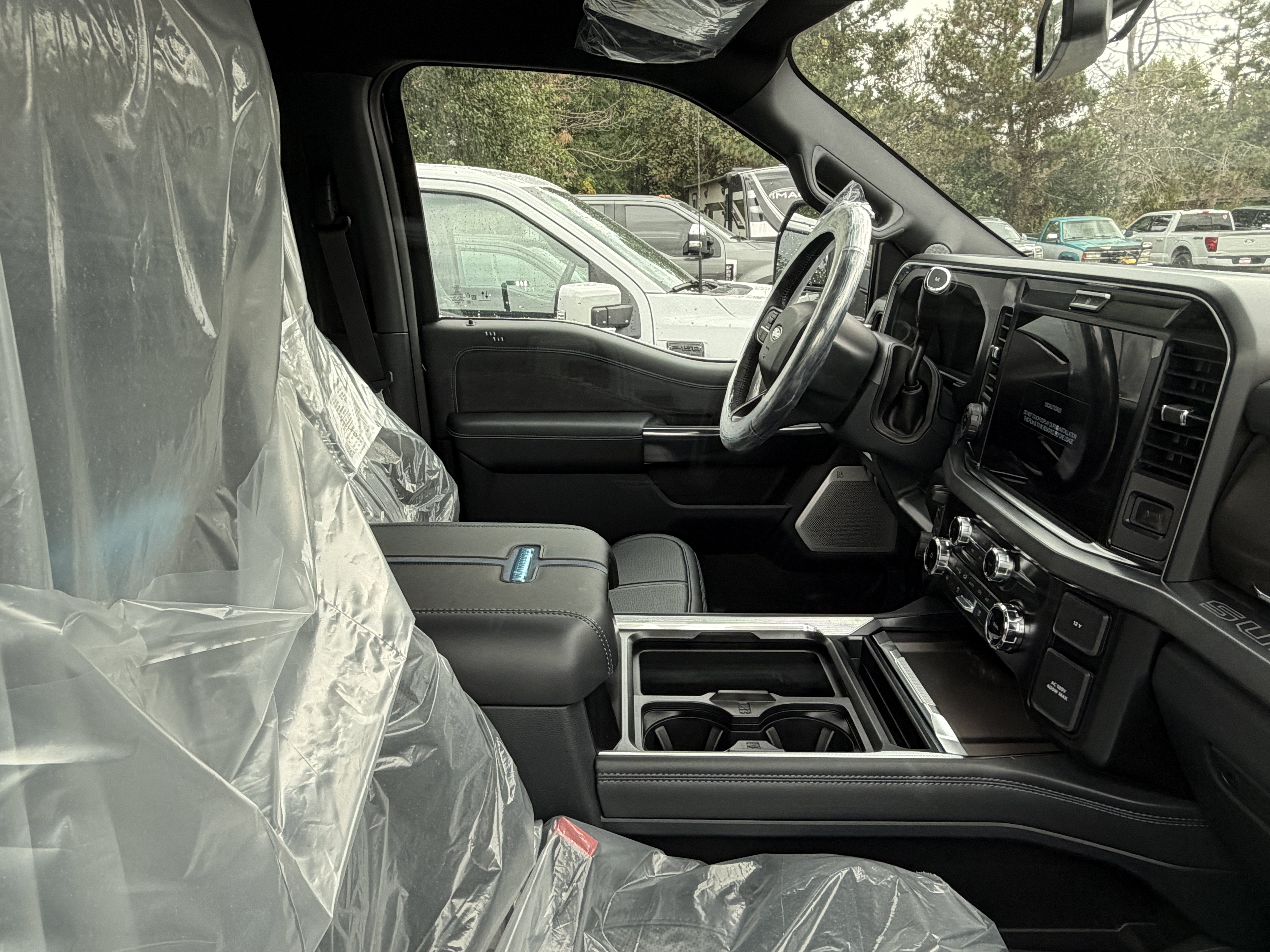 2027 Ford Super Duty F-350 SRW Platinum