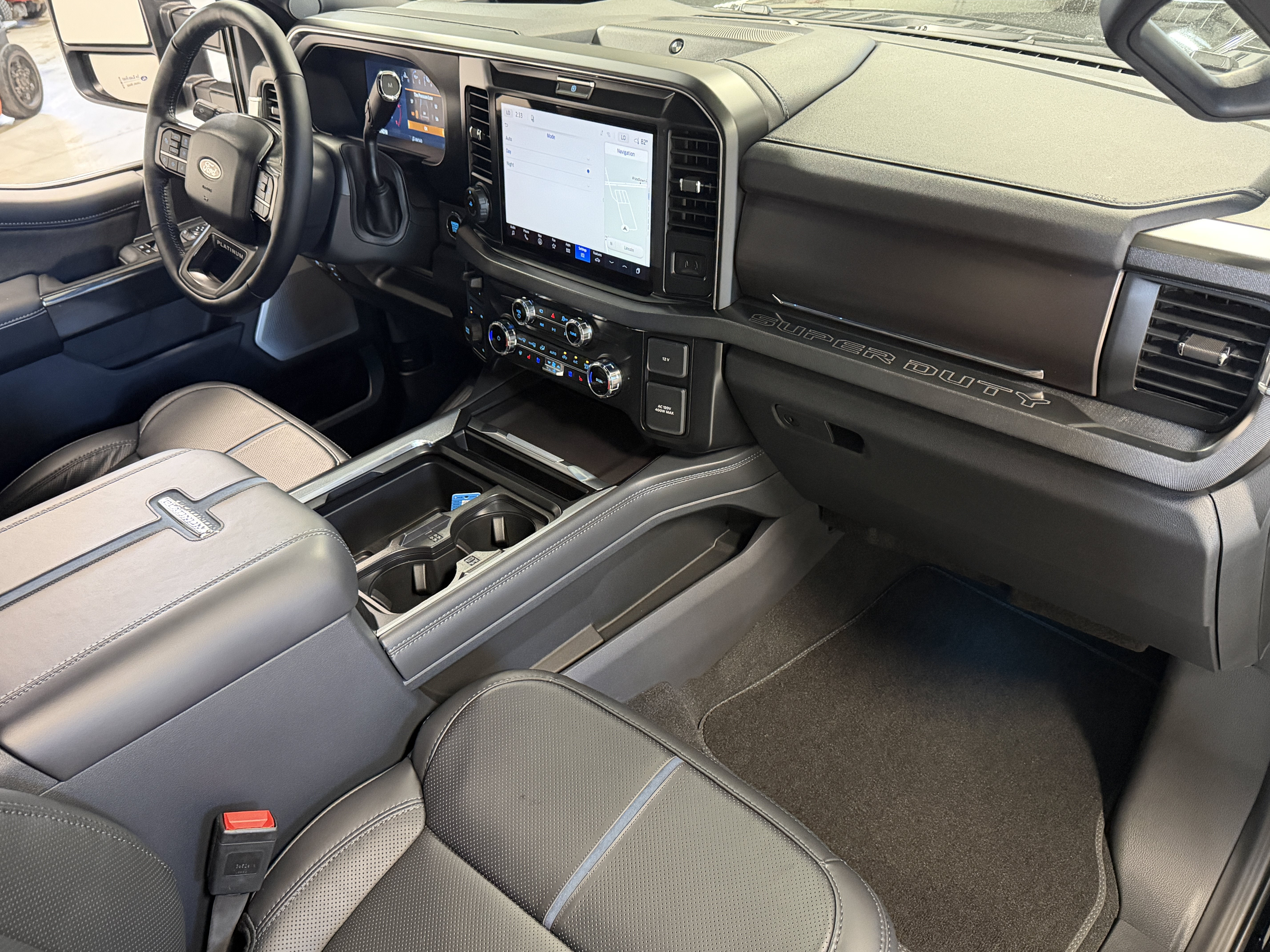 2027 Ford Super Duty F-350 SRW Platinum