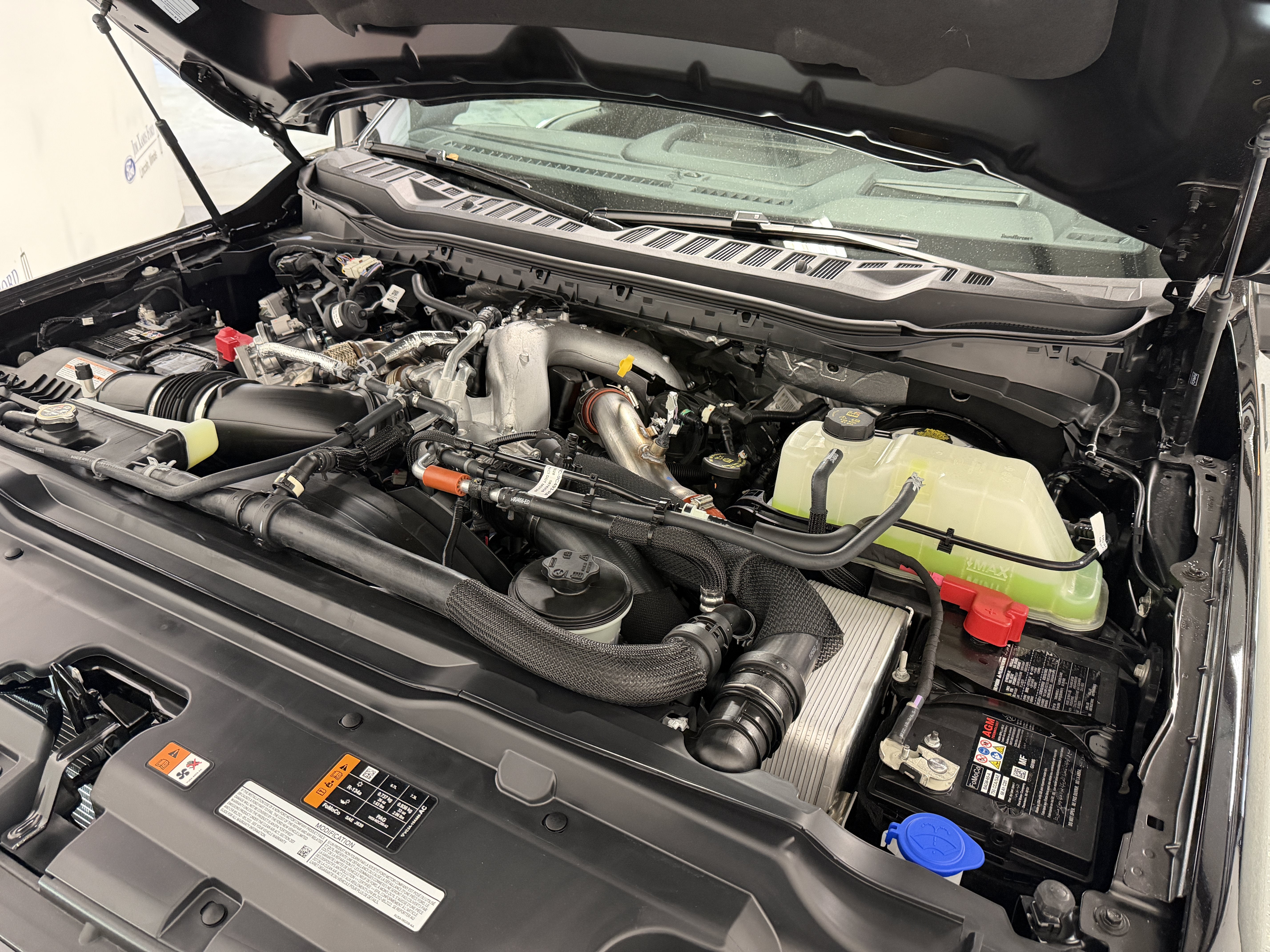 2027 Ford Super Duty F-350 SRW Platinum