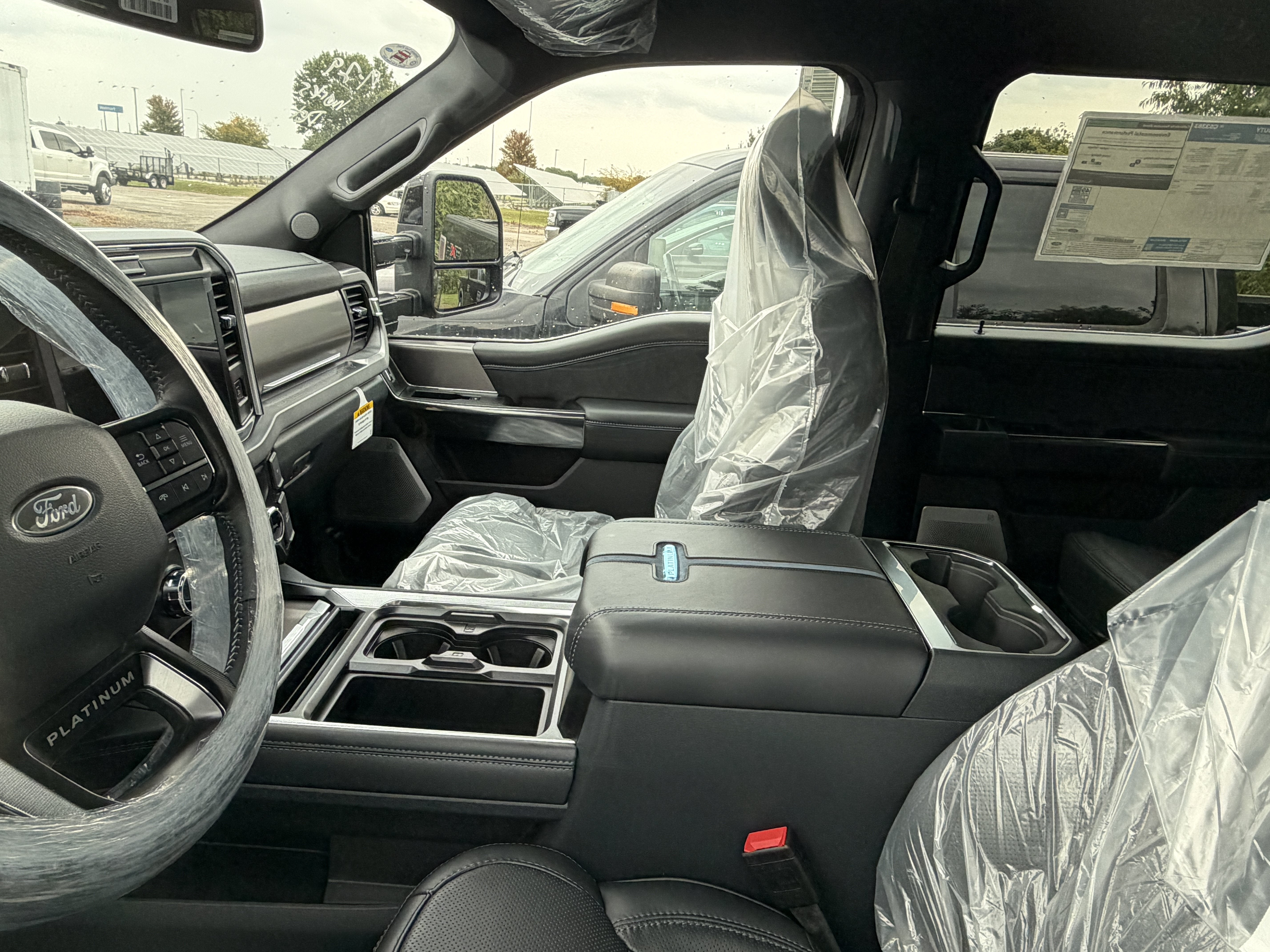 2027 Ford Super Duty F-350 SRW Platinum