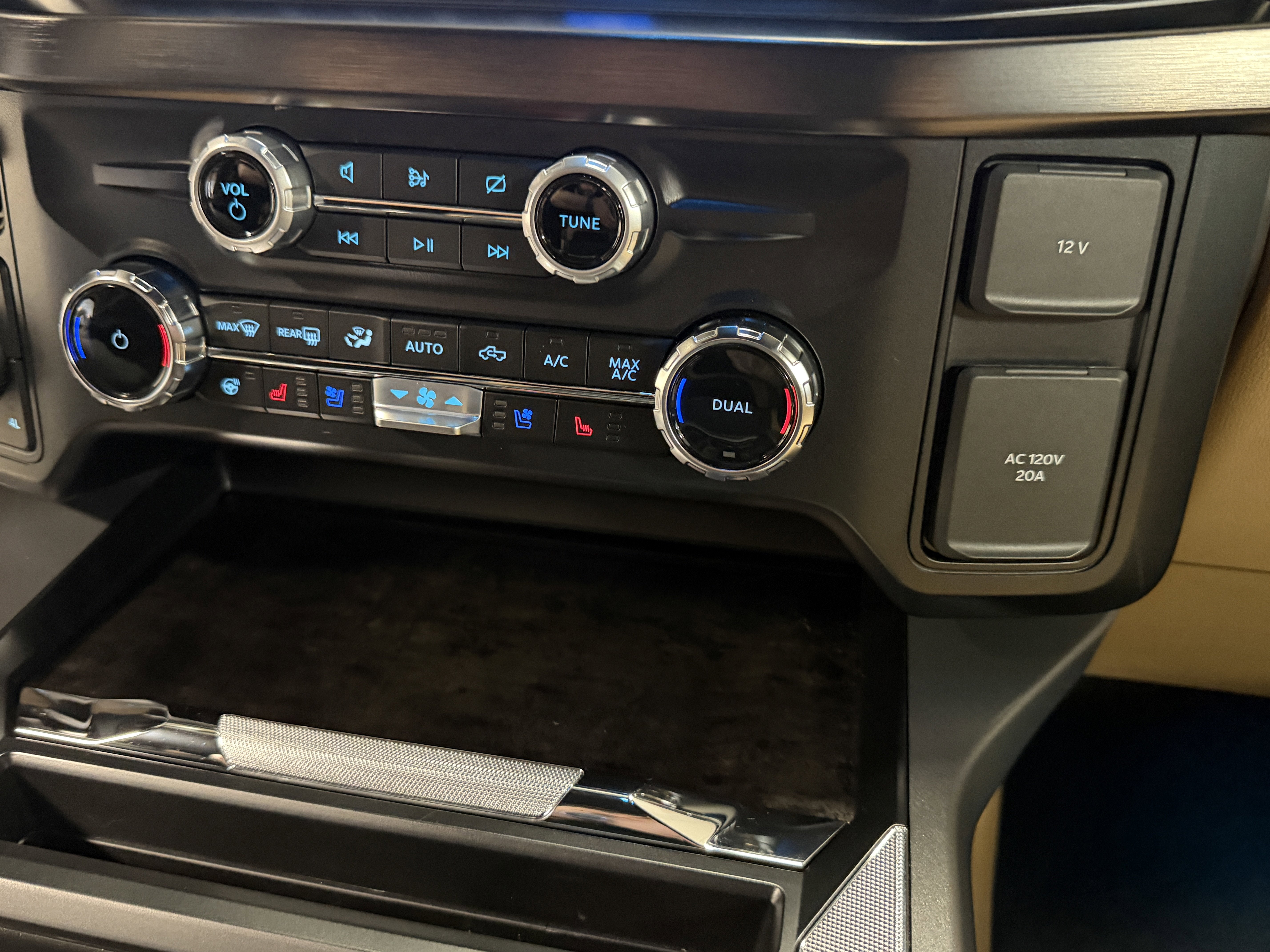 2024 Ford Super Duty F-350 SRW LARIAT