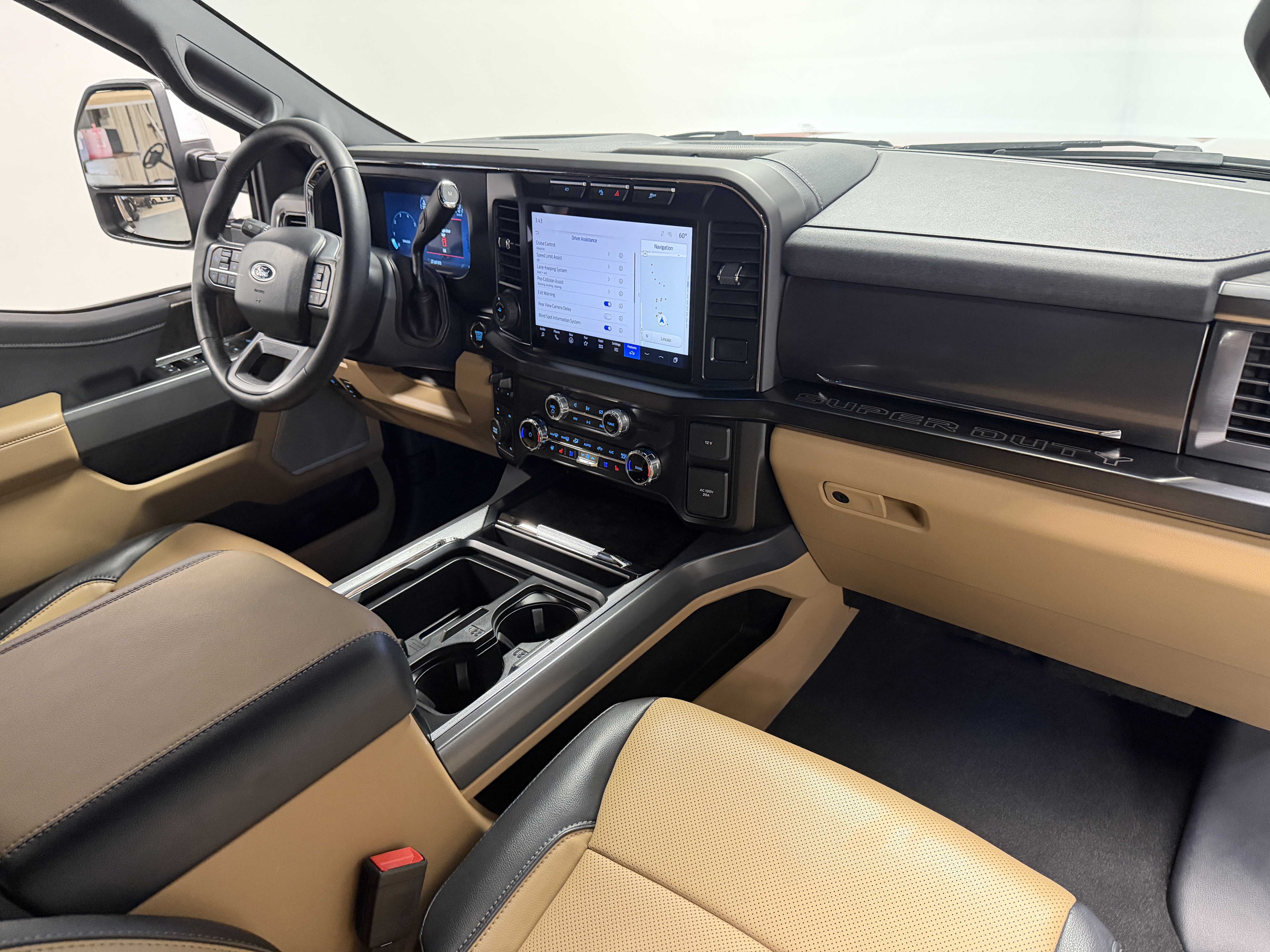 2024 Ford Super Duty F-350 SRW LARIAT