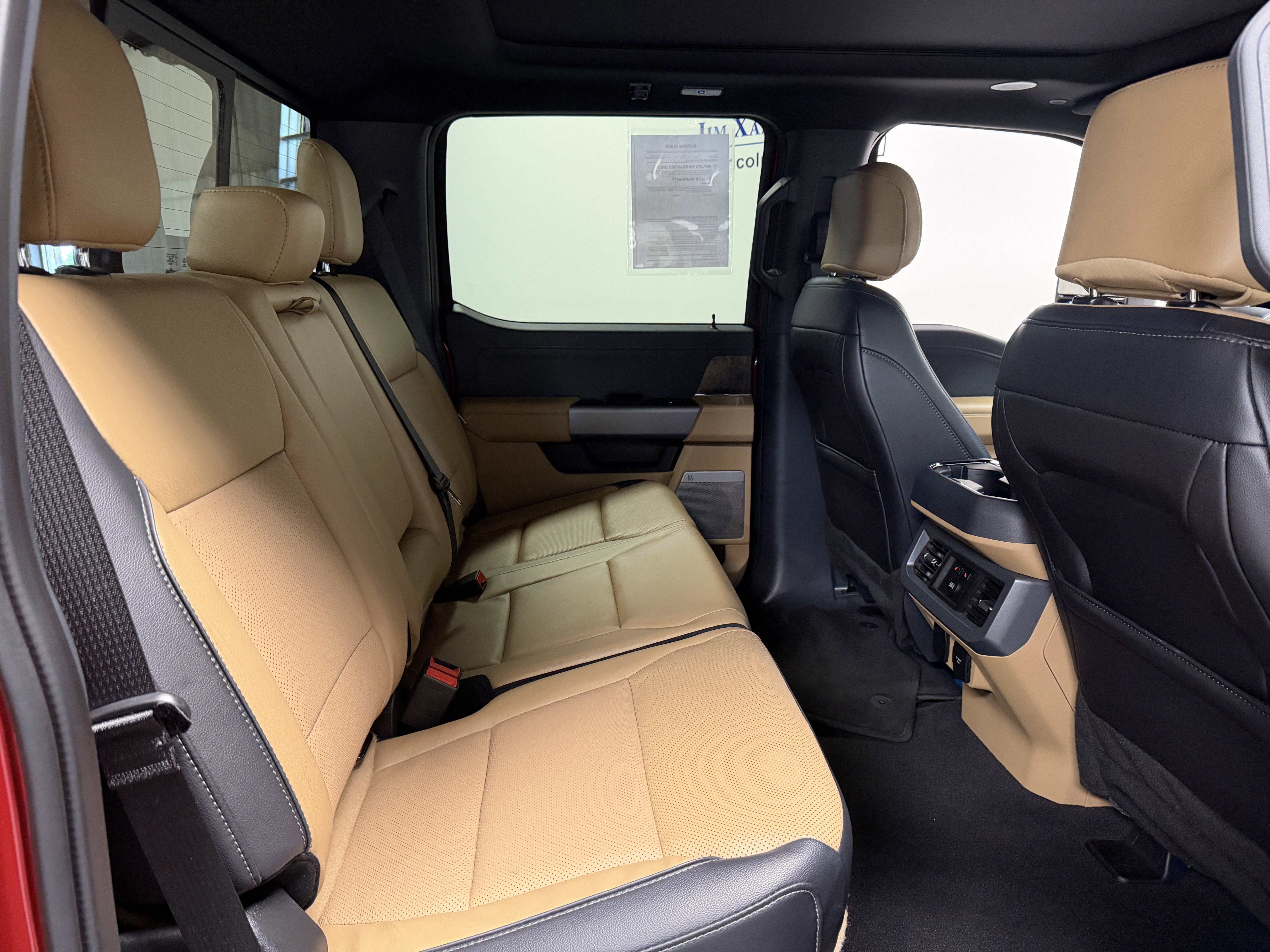 2024 Ford Super Duty F-350 SRW LARIAT