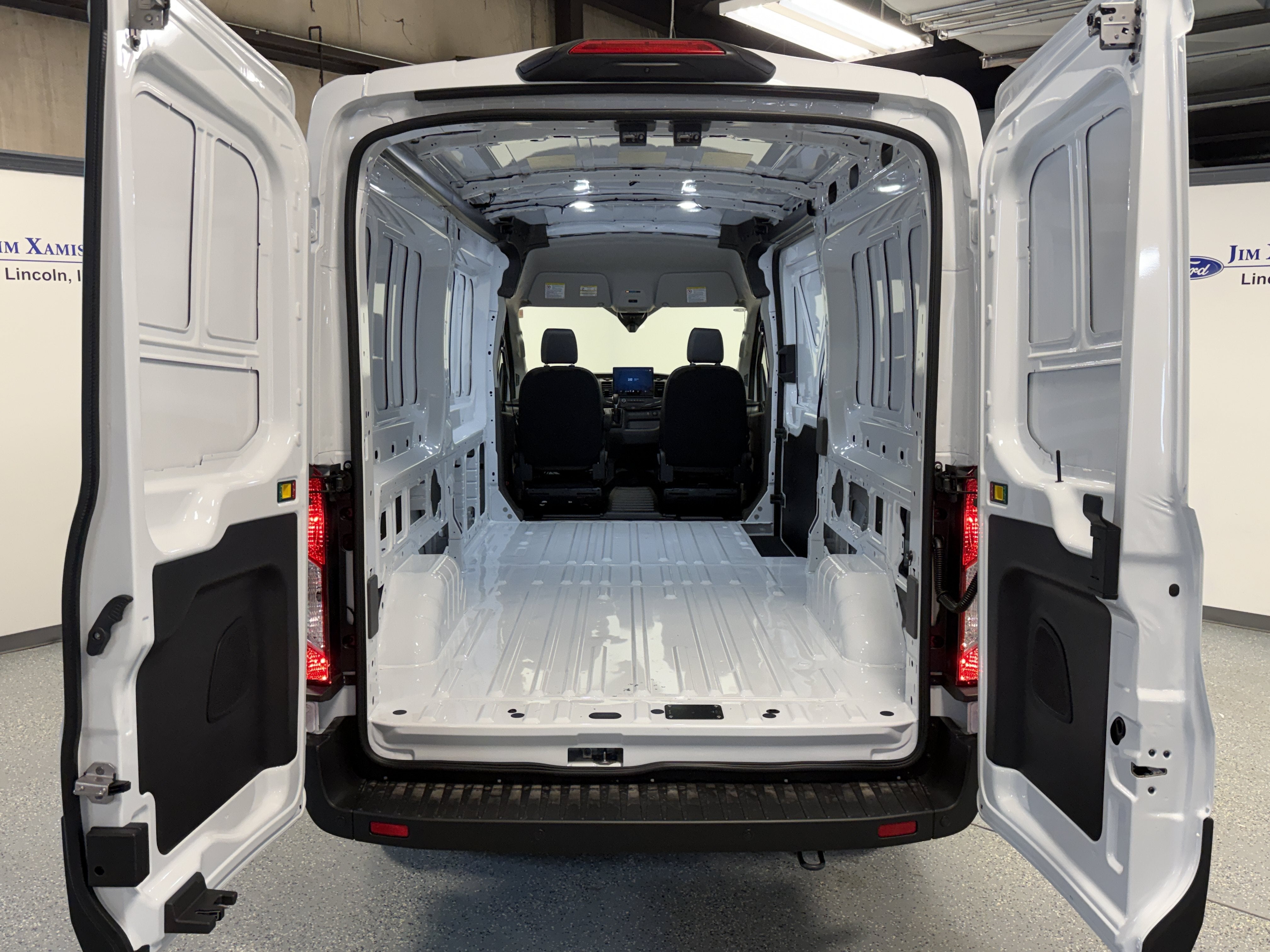 2026 Ford Transit Cargo Van Base